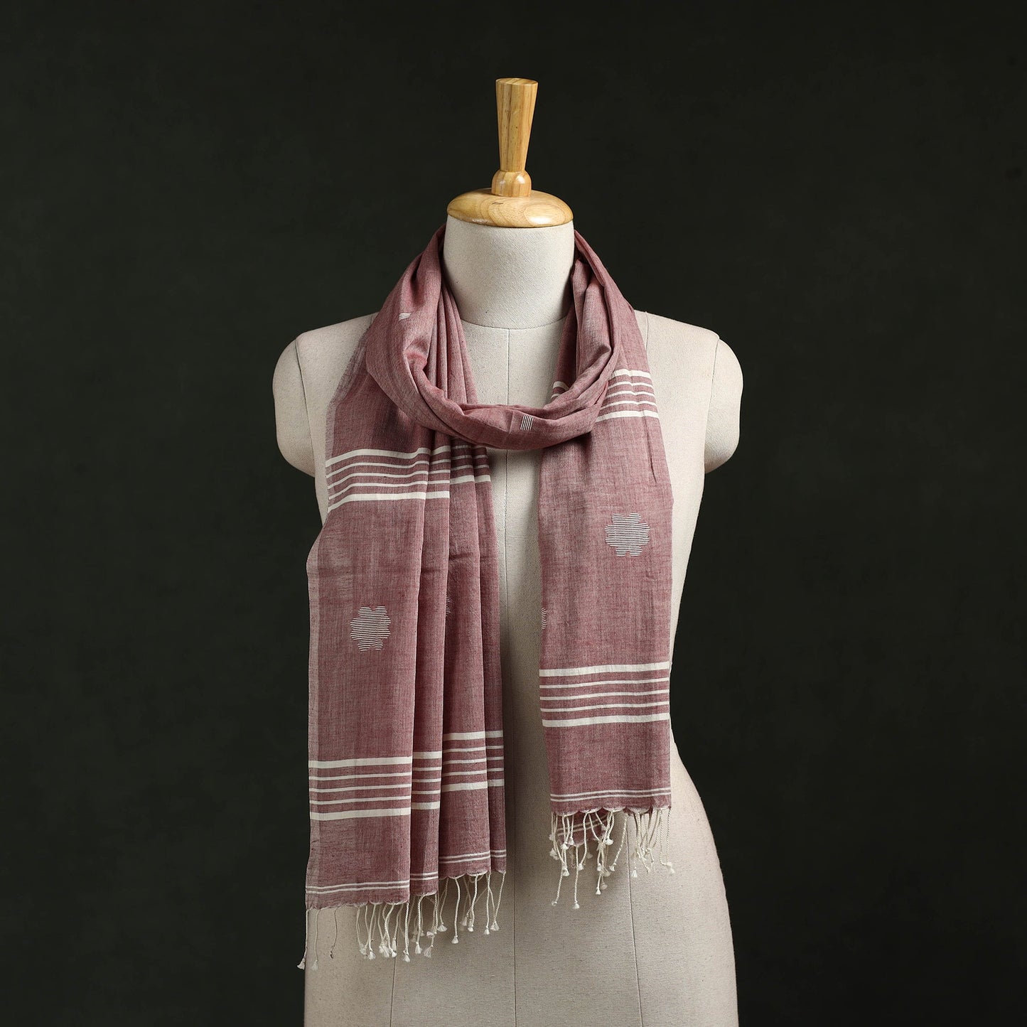 Handloom cotton burdwan jamdani stole with tassels 14