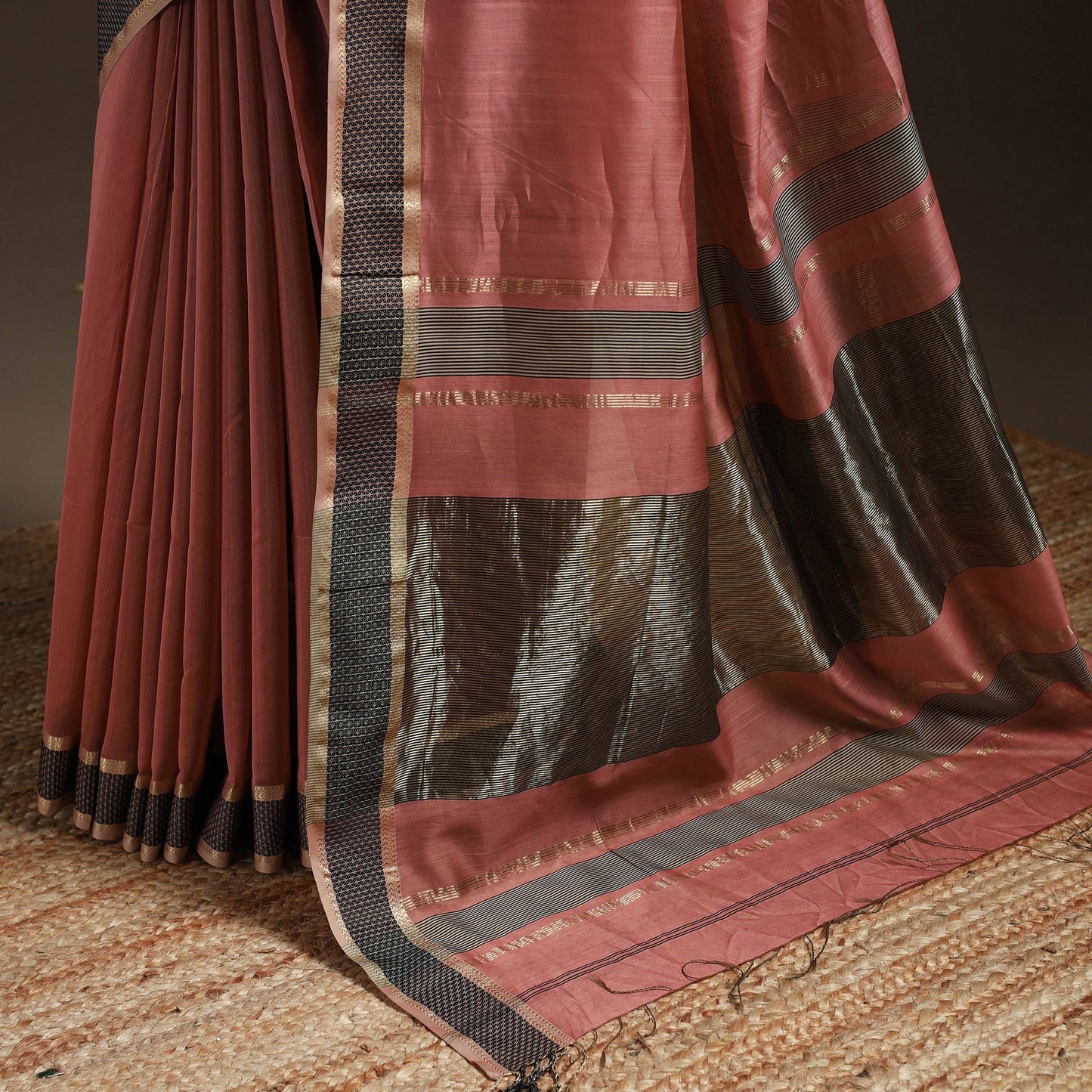 Pink - handloom maheshwari saree with thread border 09
