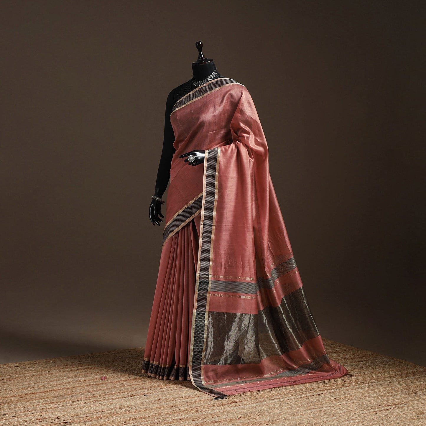 Pink - handloom maheshwari saree with thread border 09