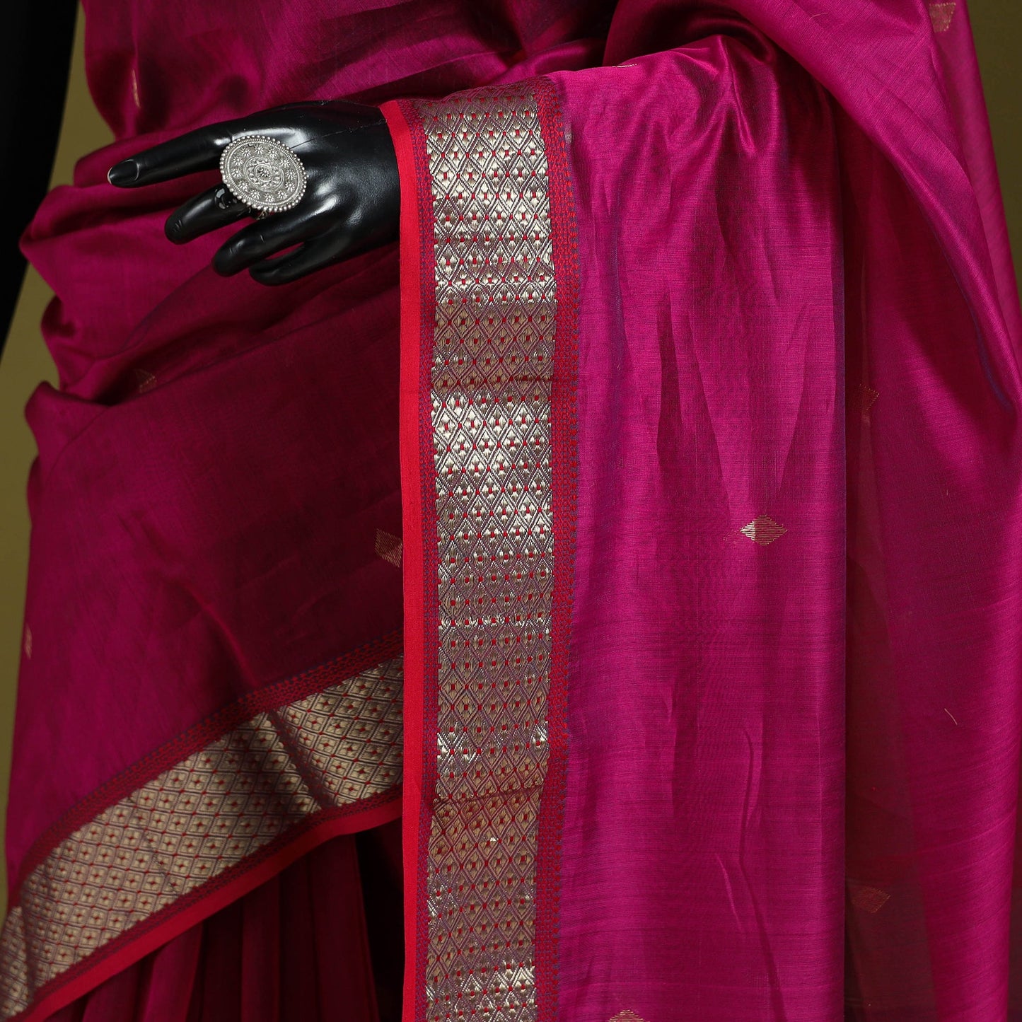 Pink - handloom silk cotton buti maheshwari saree with zari