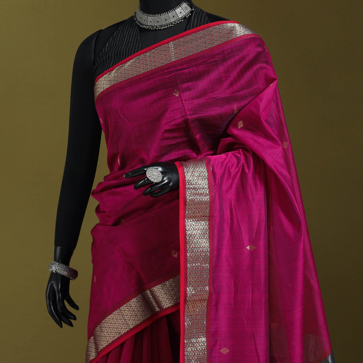 Pink - handloom silk cotton buti maheshwari saree with zari