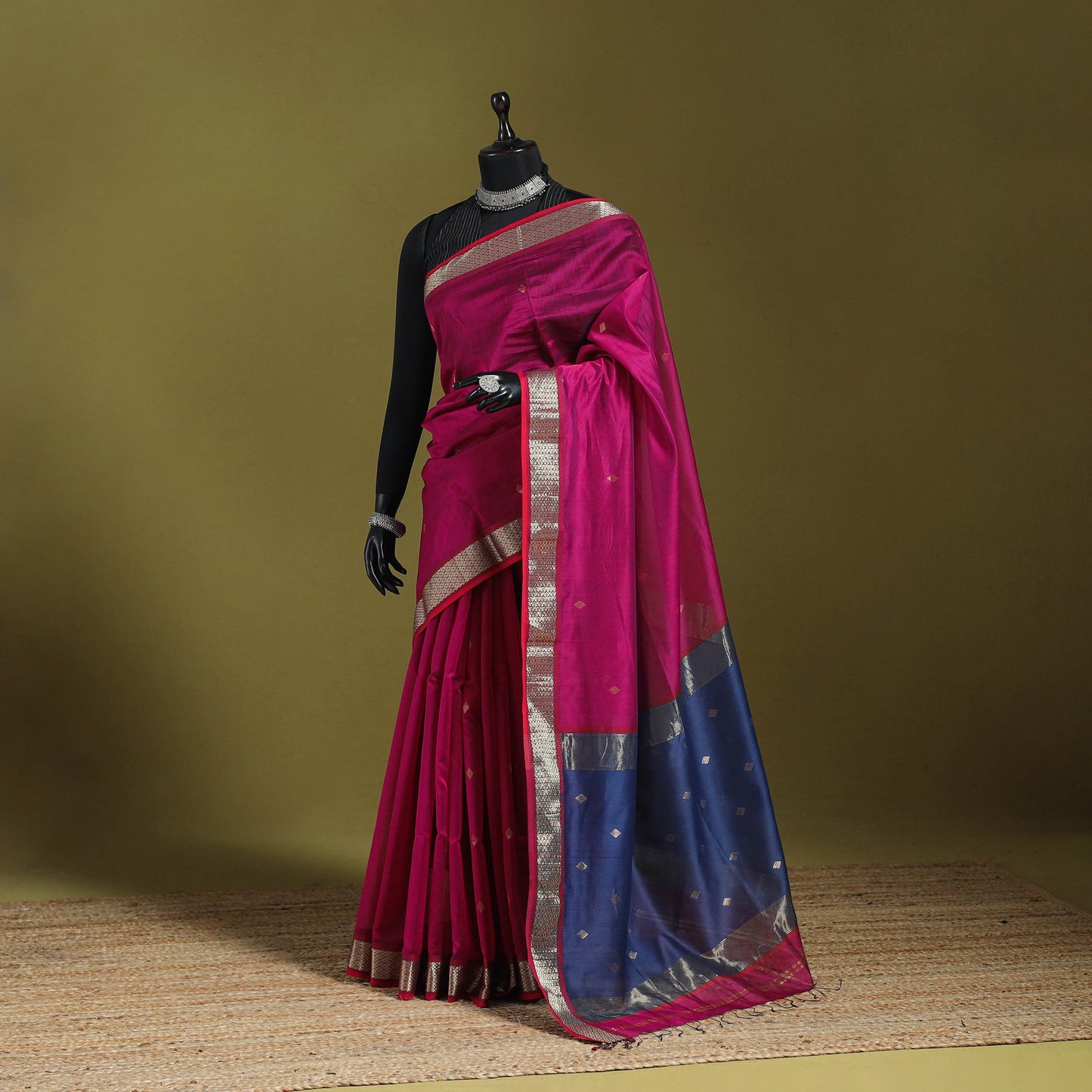 Pink - handloom silk cotton buti maheshwari saree with zari