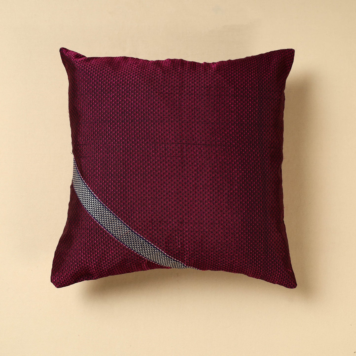 khun cushion cover