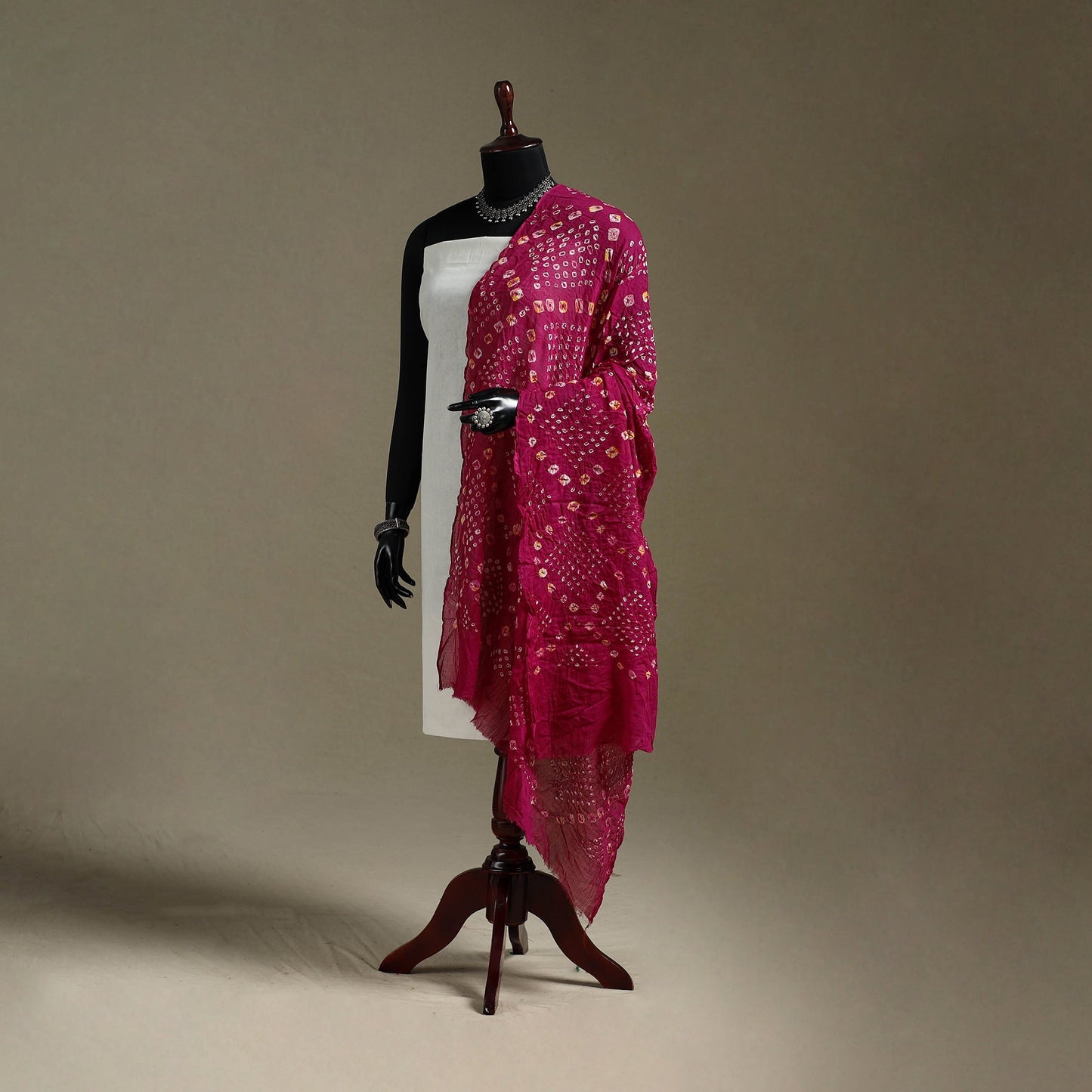 Kutch tie-dye mul cotton bandhani dupatta 14 - handcrafted