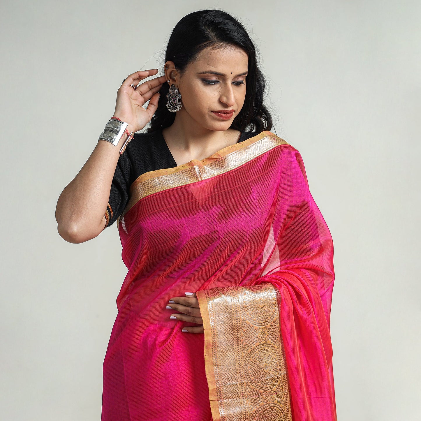 Buy Mangalagiri Handloom Cotton Saree with Zari Border Online at iTokri.com