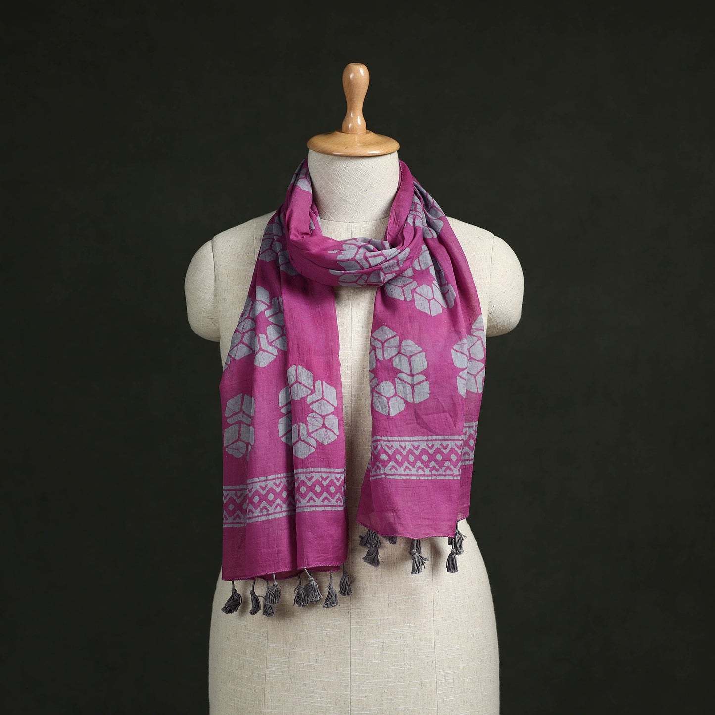 Pure mul cotton kutch hand block batik print stole