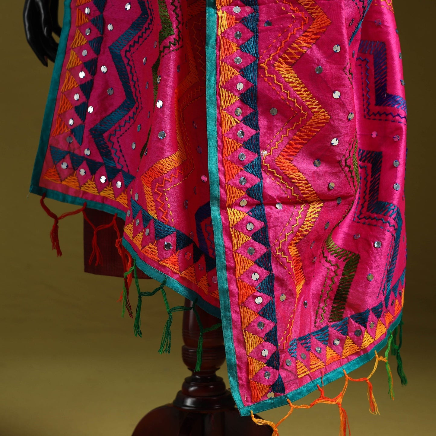 Ranihati chanderi silk zig zag hand embroidery dupatta 18