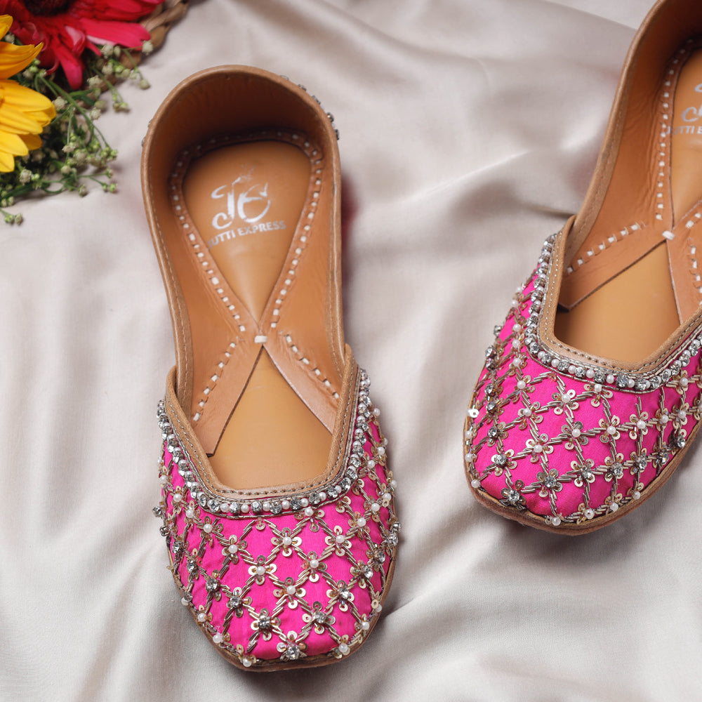 Pink Handstitched Embroidered Jutti