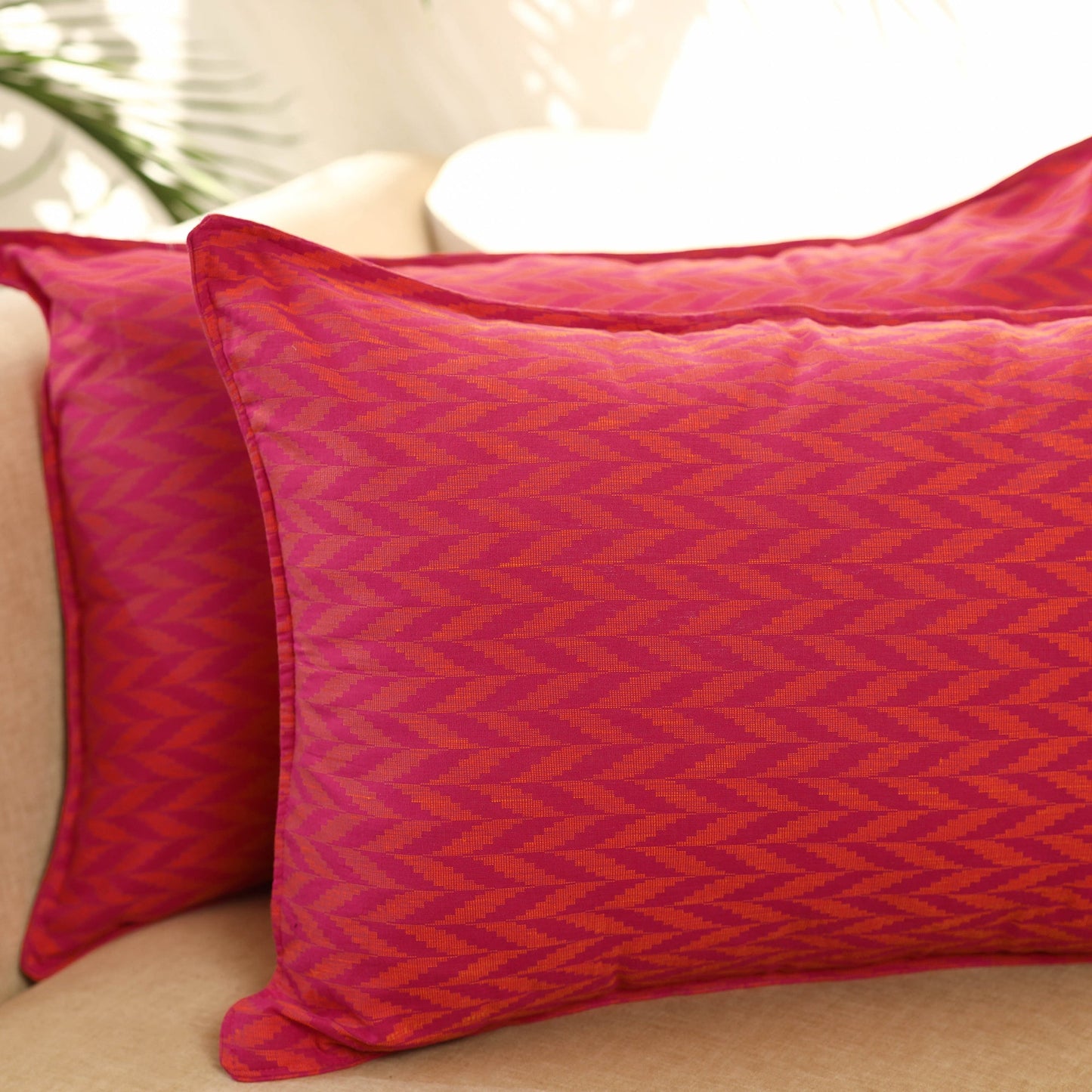 Set of 2 Pink Jacquard Cotton Pillow Covers