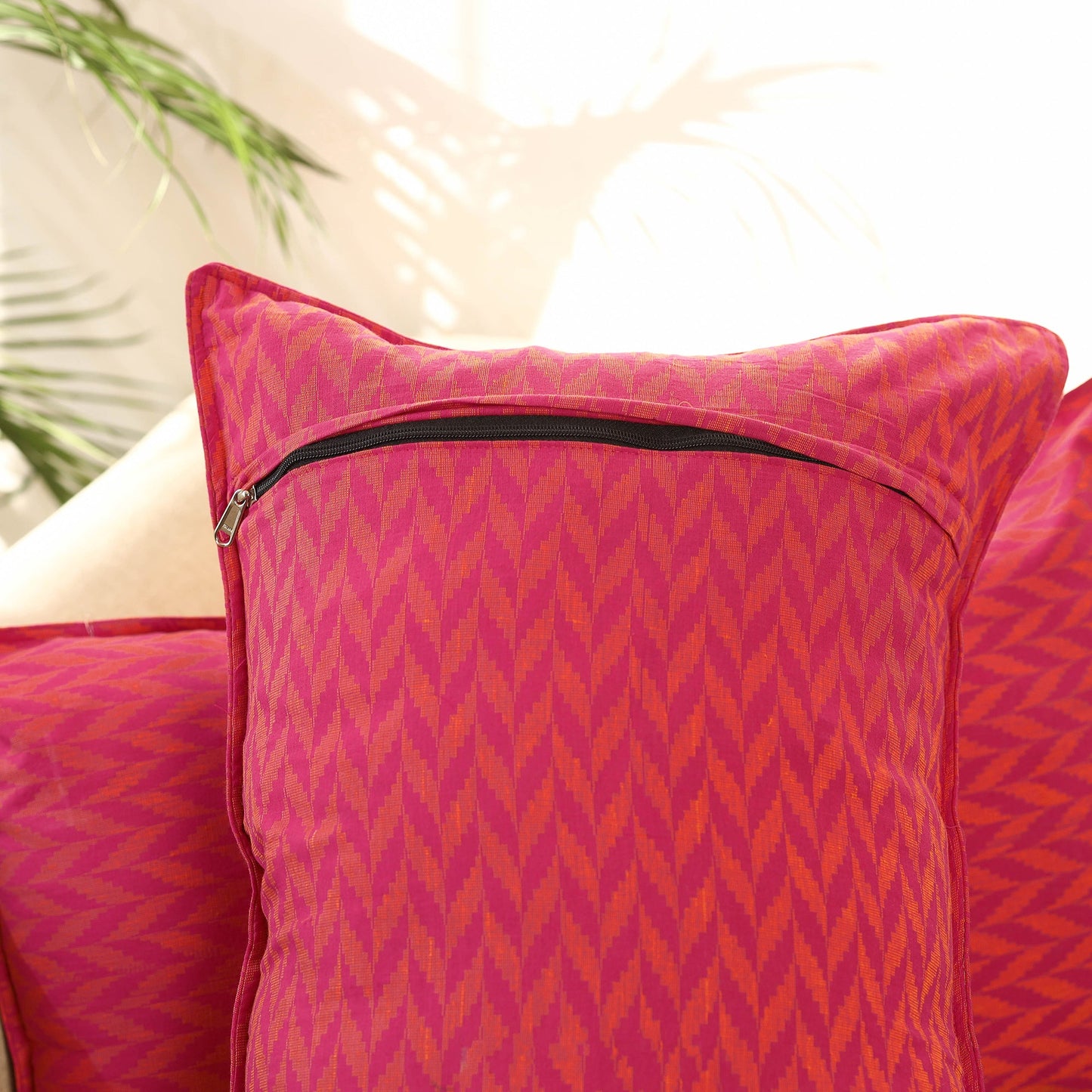 Set of 2 Pink Jacquard Cotton Pillow Covers