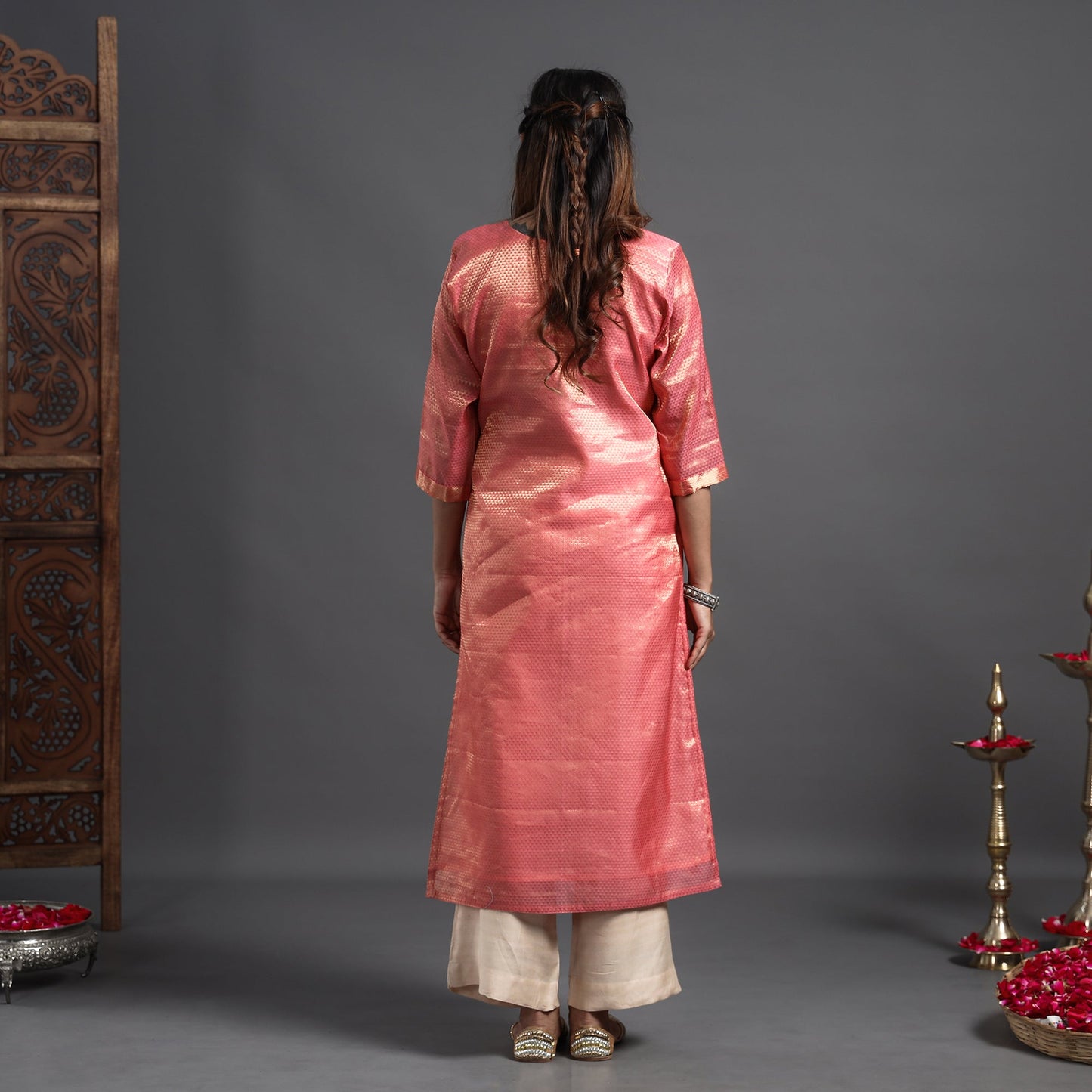 Traditional Maheshwari Tissue Zari Work Cotton Handloom Kurta with Dupatta Set Online at iTokri.com