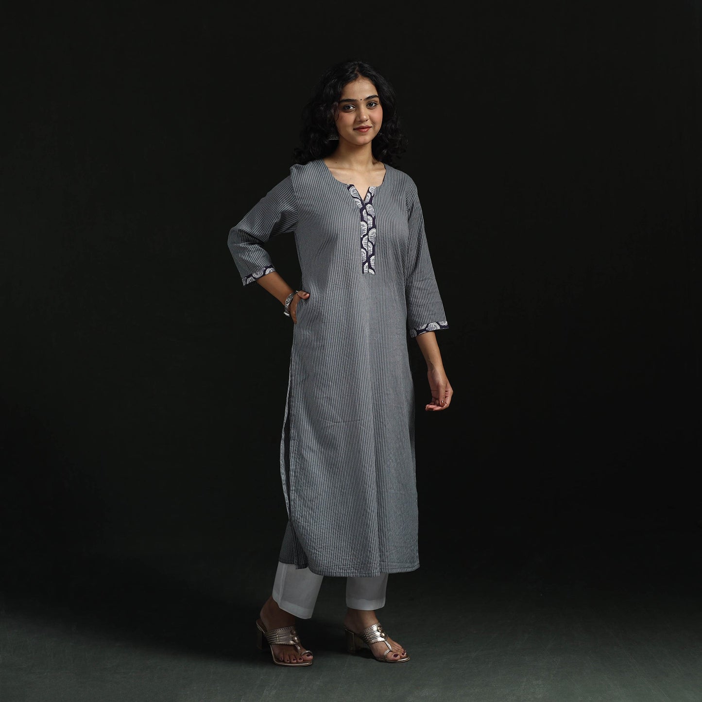 Plain running stitch straight cotton kurta for women 01