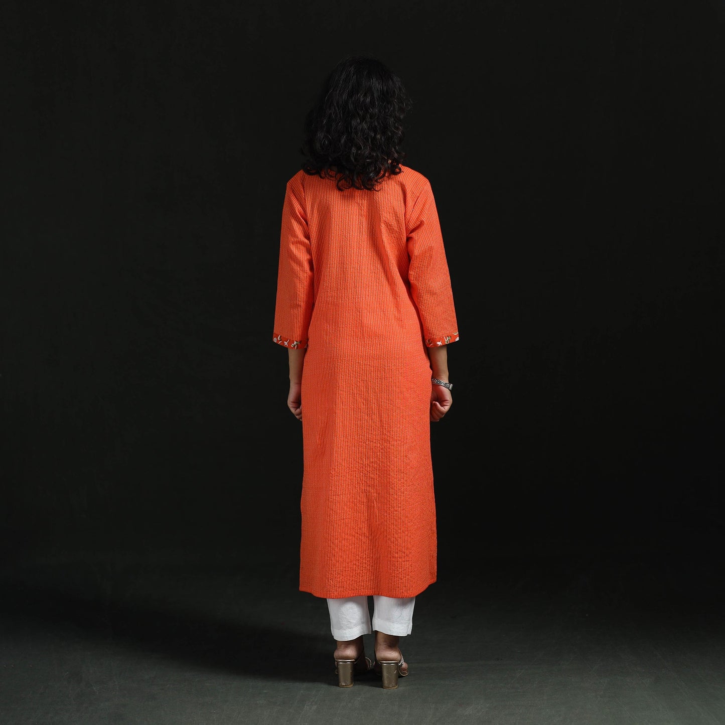 Plain running stitch straight cotton kurta for women 02