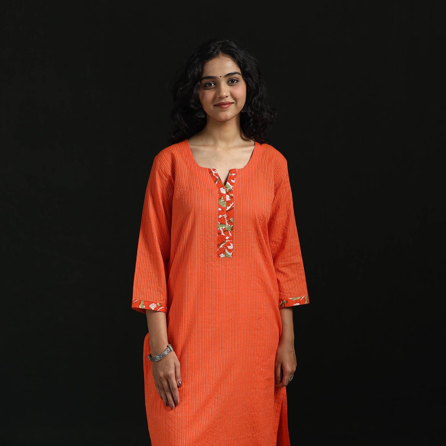 Plain running stitch straight cotton kurta for women 02
