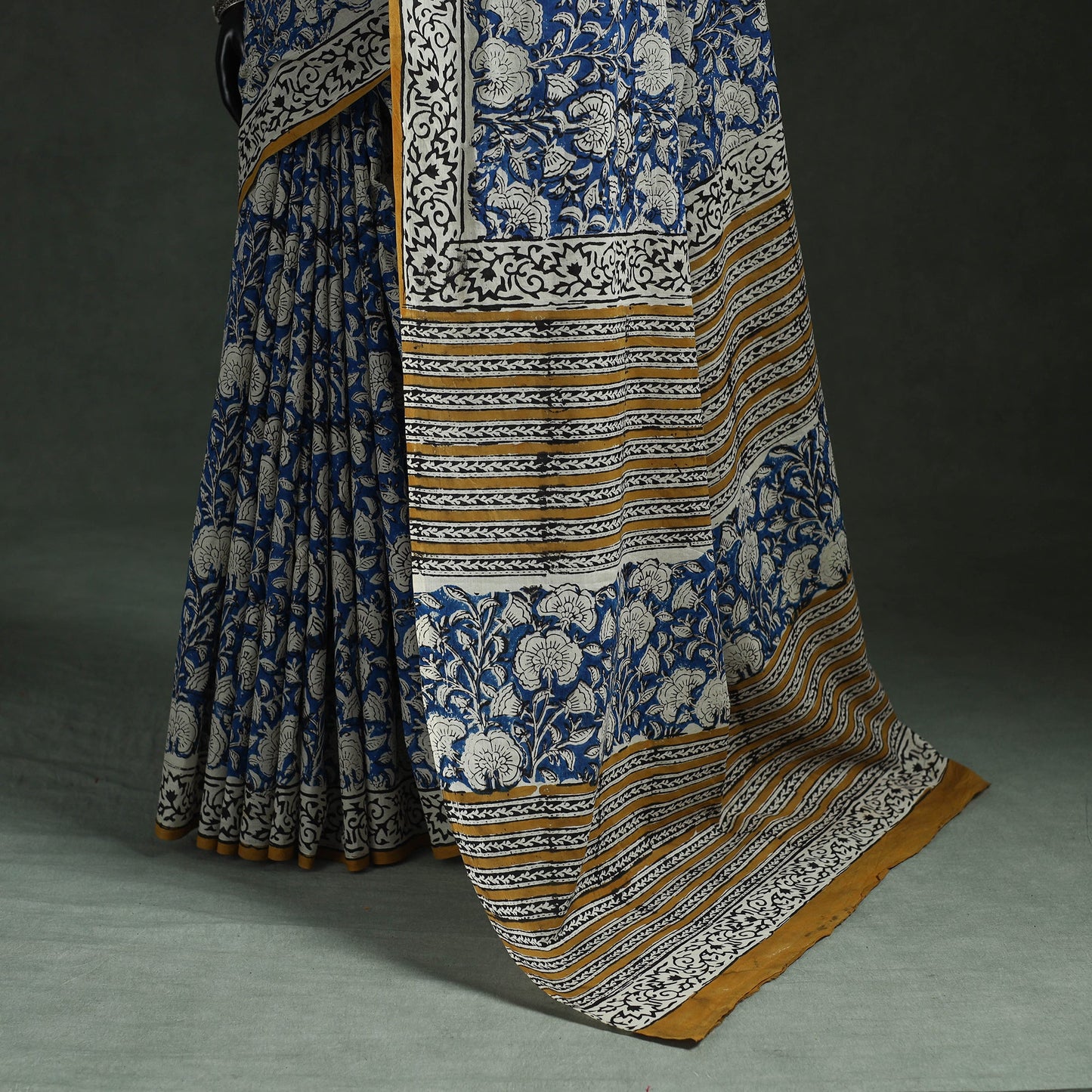 Pure mul cotton natural dyed hand block bagru print saree