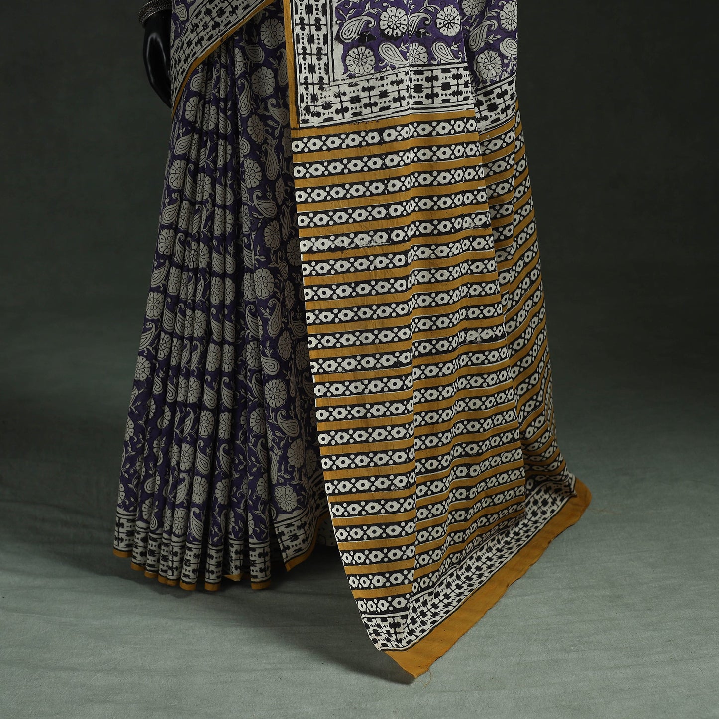 Pure mul cotton natural dyed hand block bagru print saree
