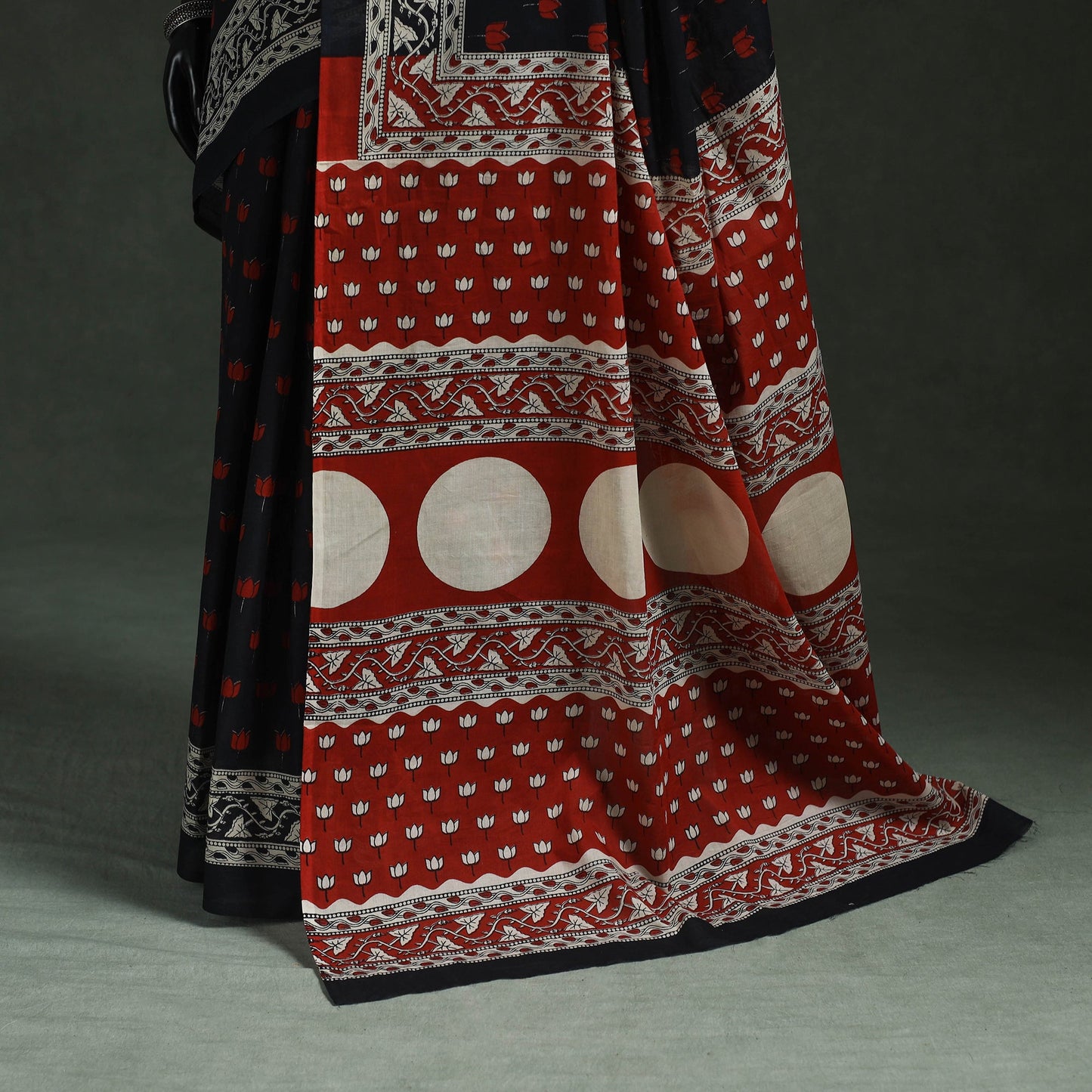 Pure mul cotton natural dyed hand block bagru print saree