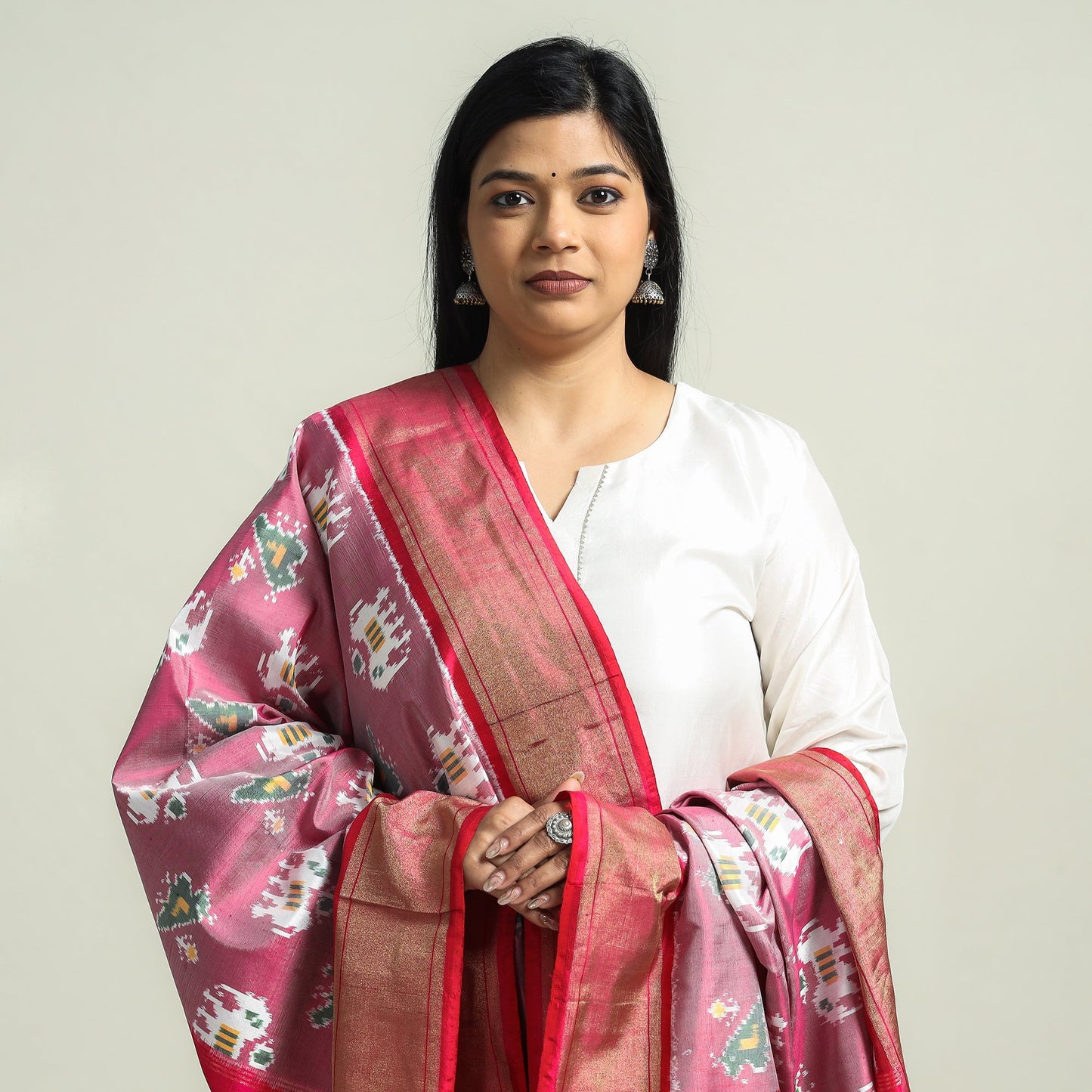 Handspun Handwoven Pochampally Ikat Silk Dupatta with Zari Border Online at iTokri.com