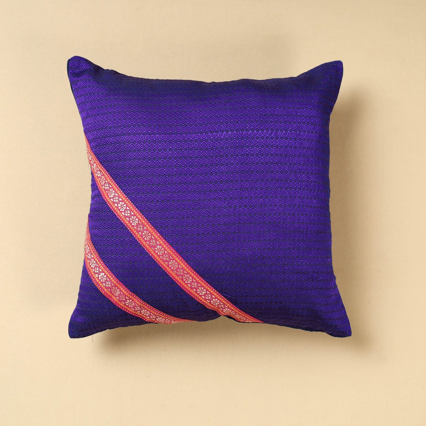 khun cushion cover