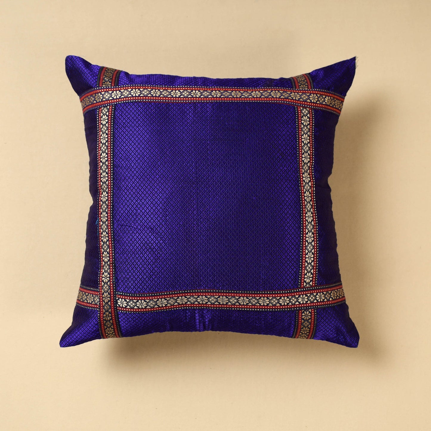 khun cushion cover