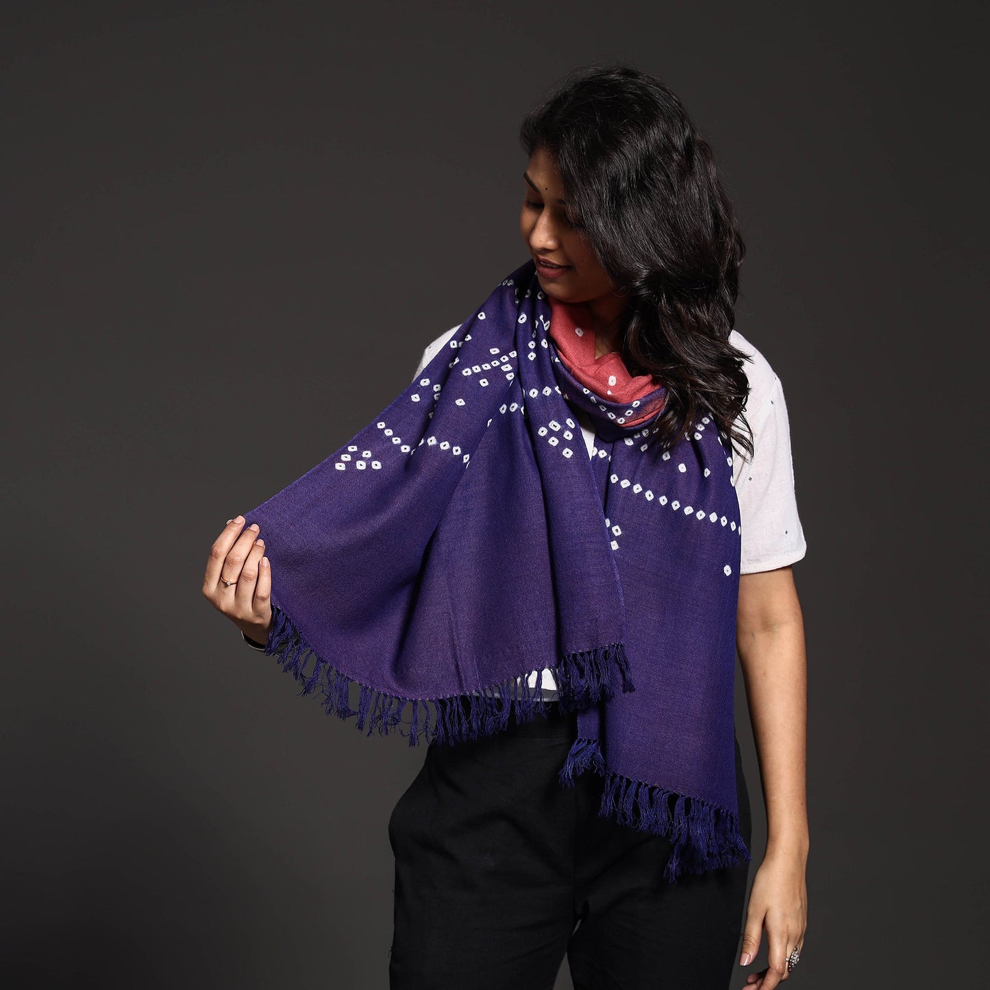 Buy Kutch Handwoven Bagida Merino Wool Bandhani Stole