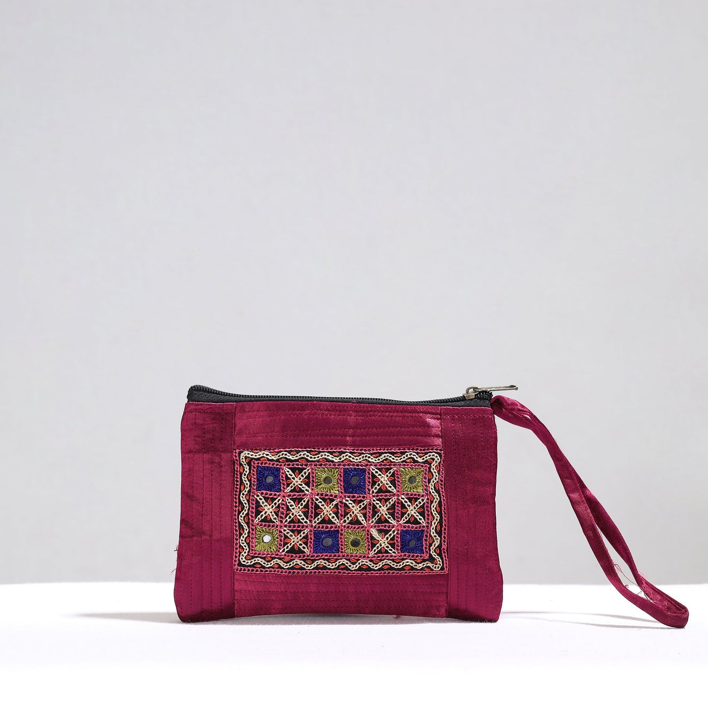 Kutch Pakko Hand Embroidery Mirror Work Mashru Silk Mobile Pouch 95 Online l iTokri.com
