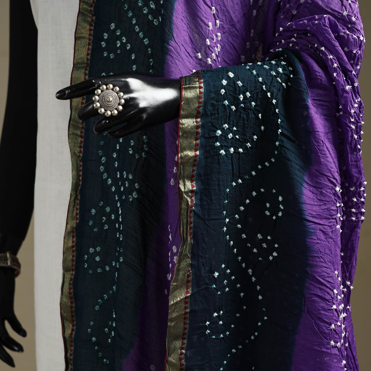 Kutch tie-dye cotton bandhani dupatta with border 40