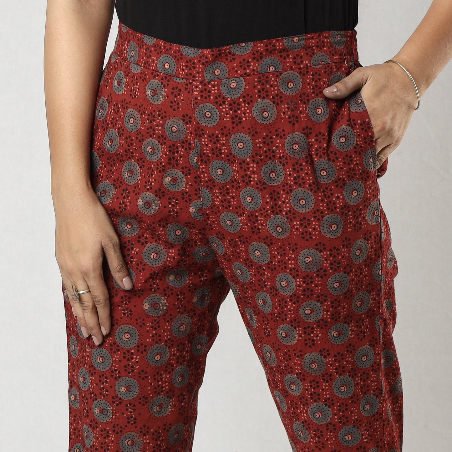 Red printing cotton tapered casual pant for women