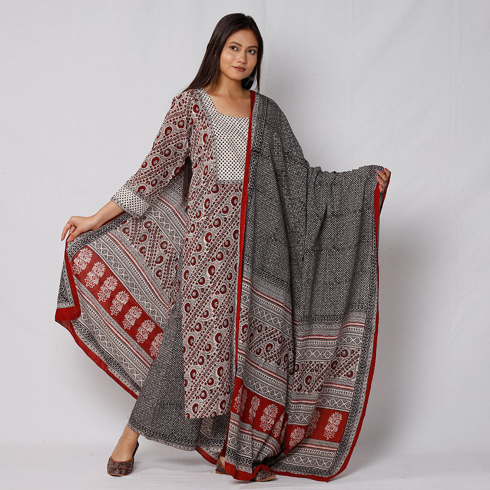 Buy Bagh Block Printed Cotton Long Kurta with Palazzo & Dupatta Set 14 Online l iTokri.com