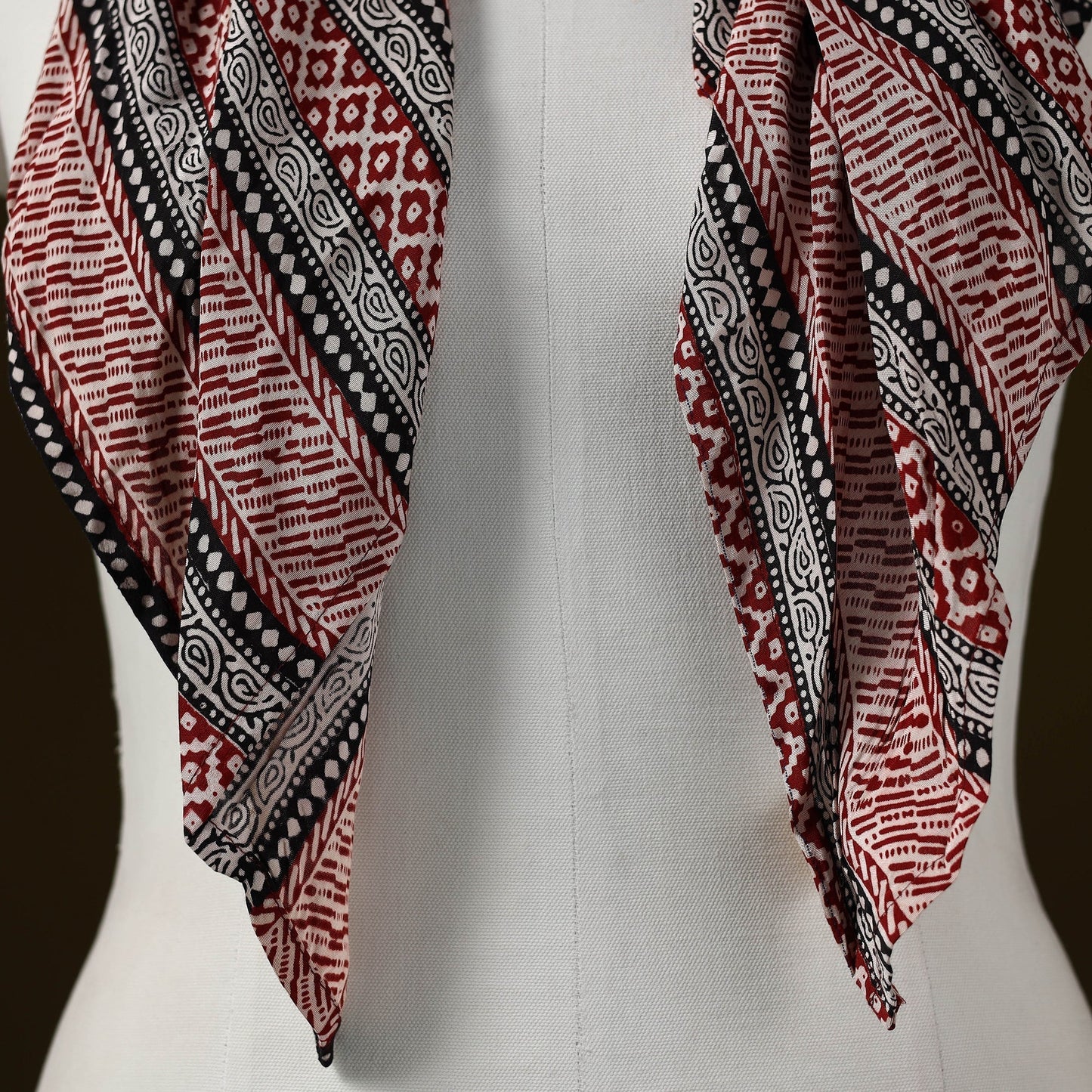 Bagh modal silk pendant necklace scarf 88 - handcrafted