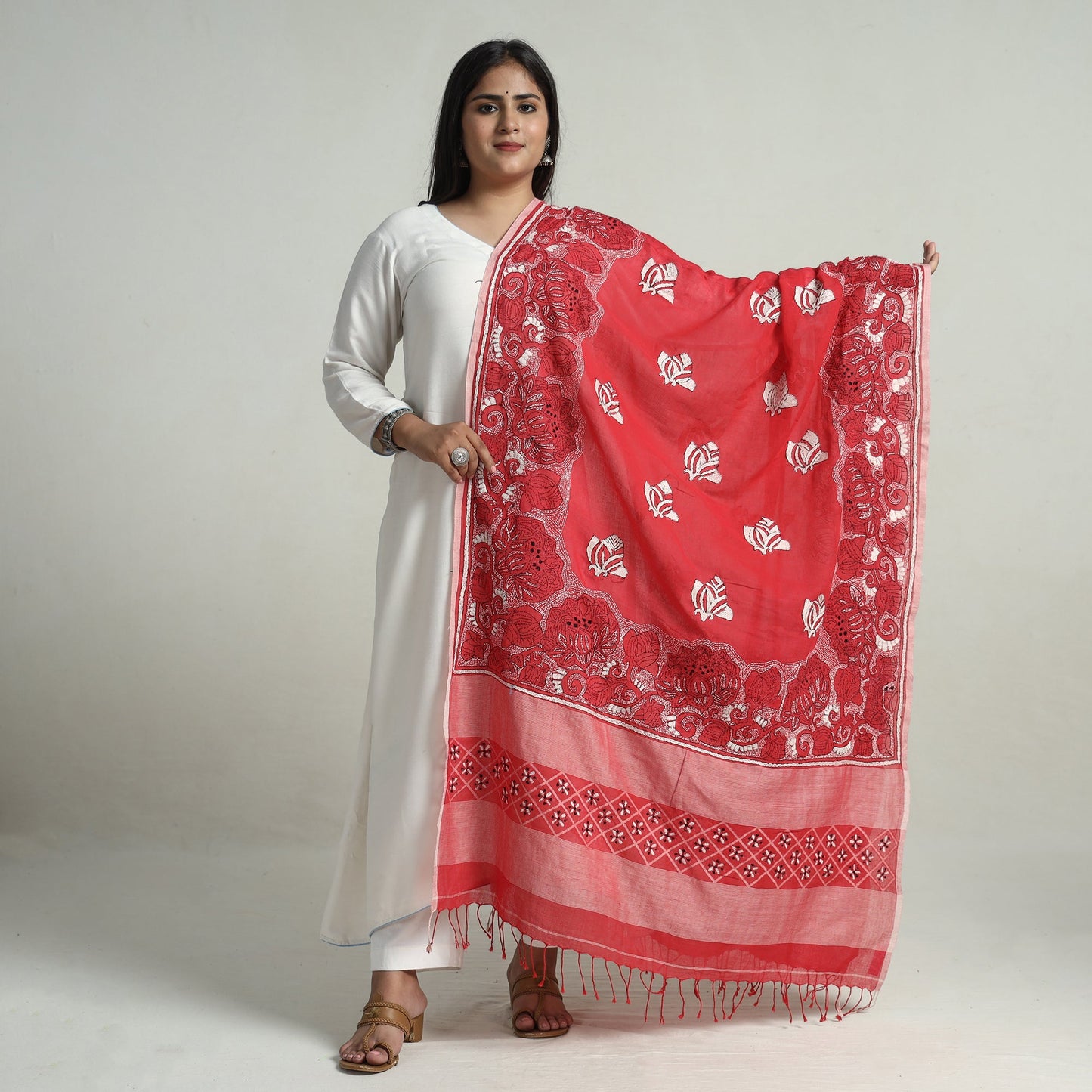 Bengal Kantha Embroidery Cotton Handloom Dupatta 115 Online at iTokri.com