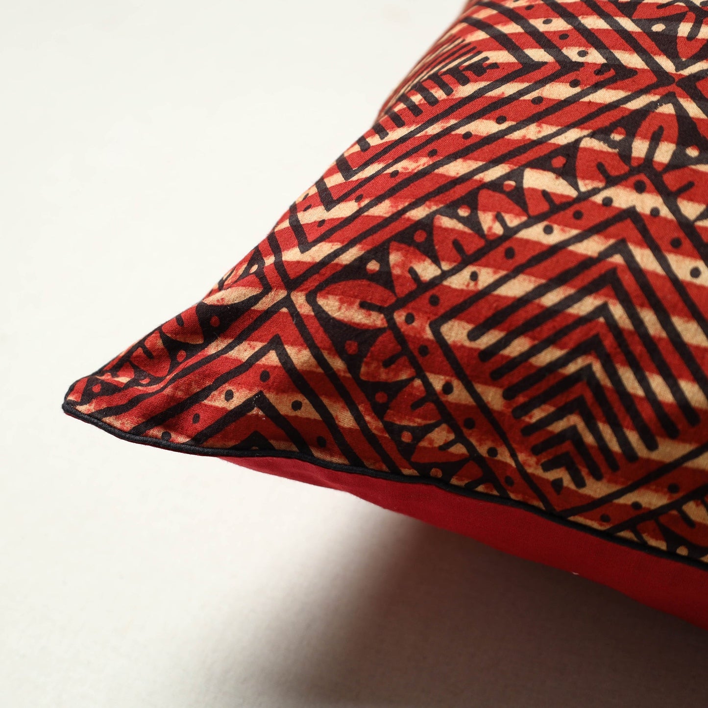 Red - printed cotton cushion cover (16 x 16 in) 02