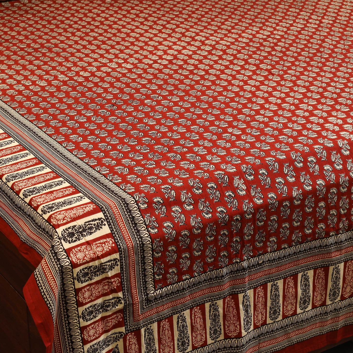 Red - cotton double bagru bed sheet set (108 x 90 in) 03
