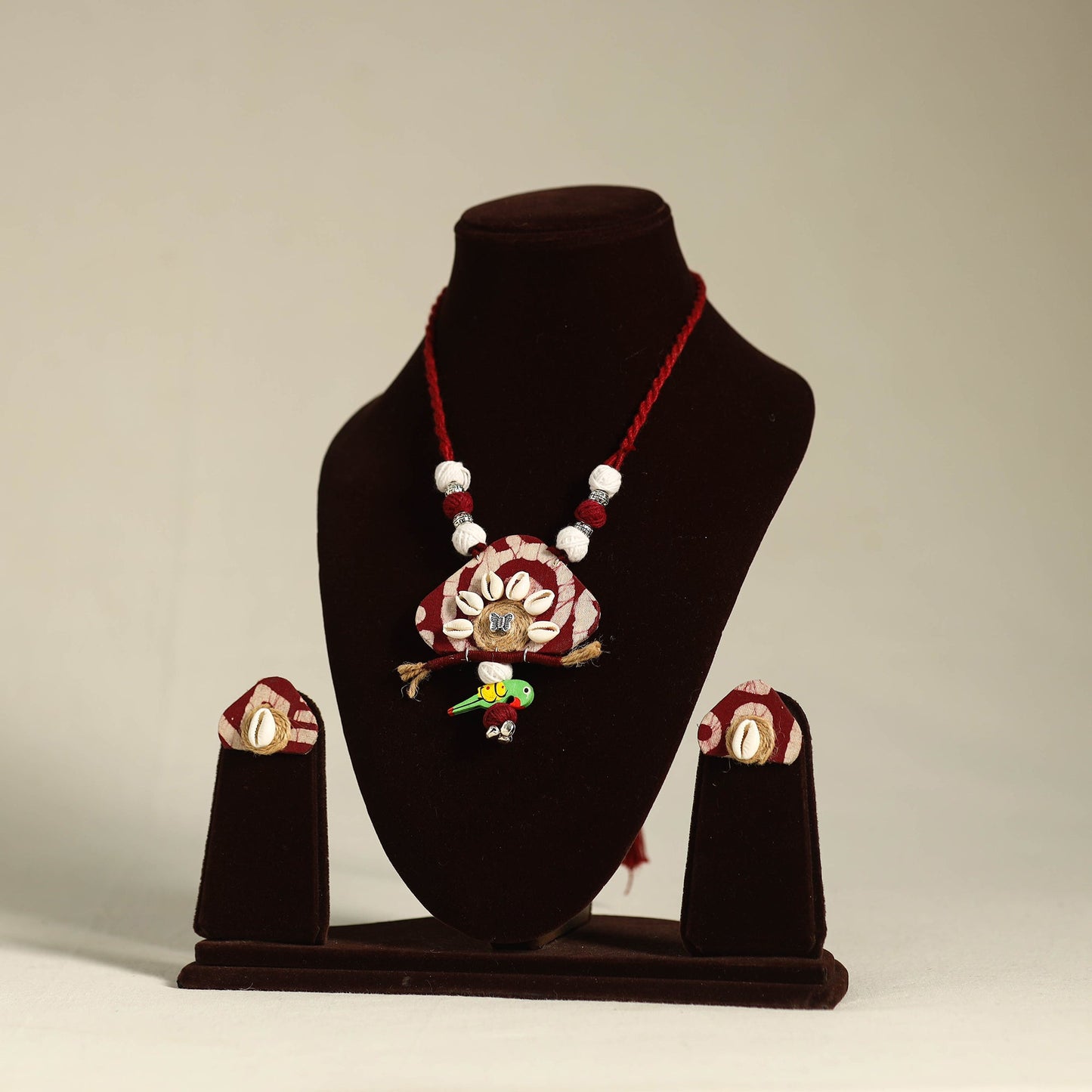 Red Fabart Jute & Shell Work Necklace Set