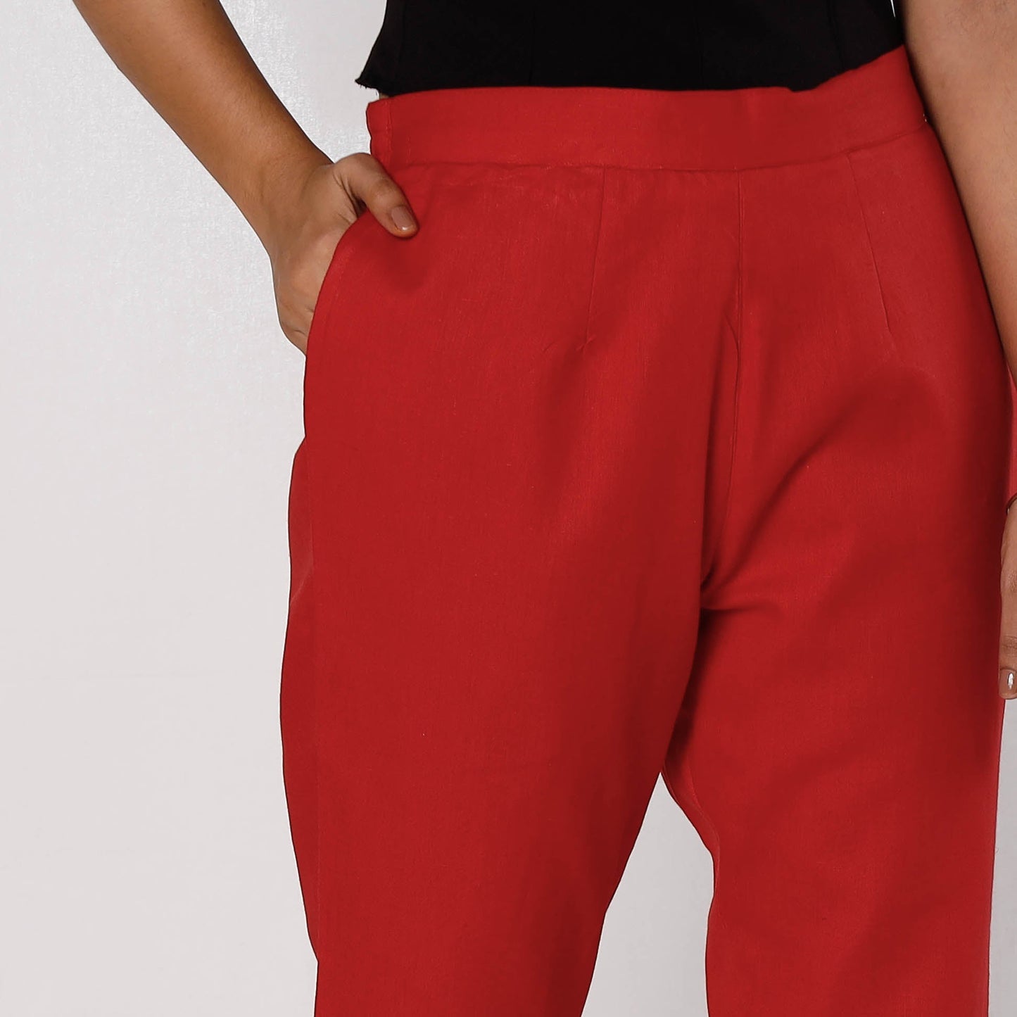 Red Flex Cotton Tapered Casual Pant for Women