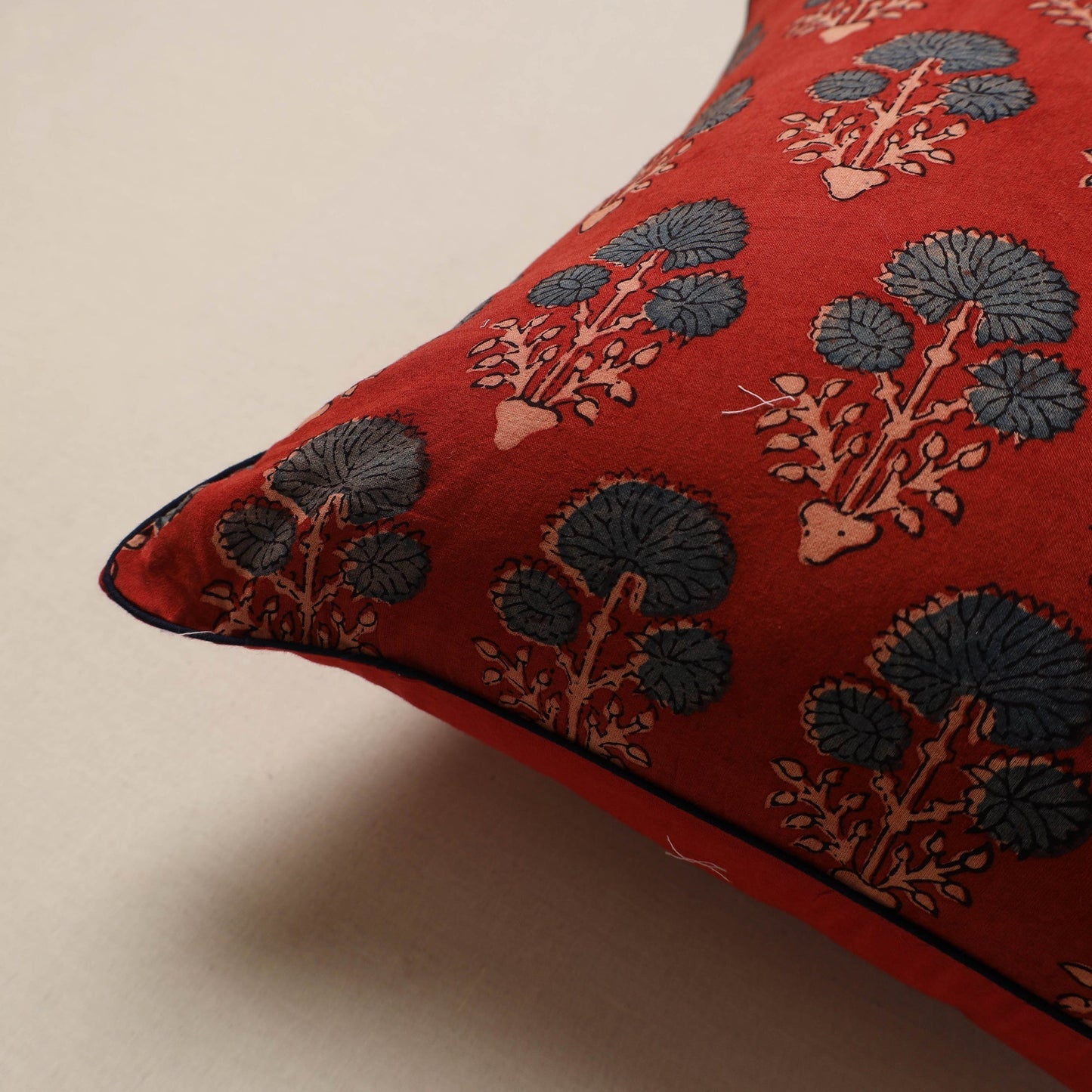 Hand cushion cover 40 - handcrafted