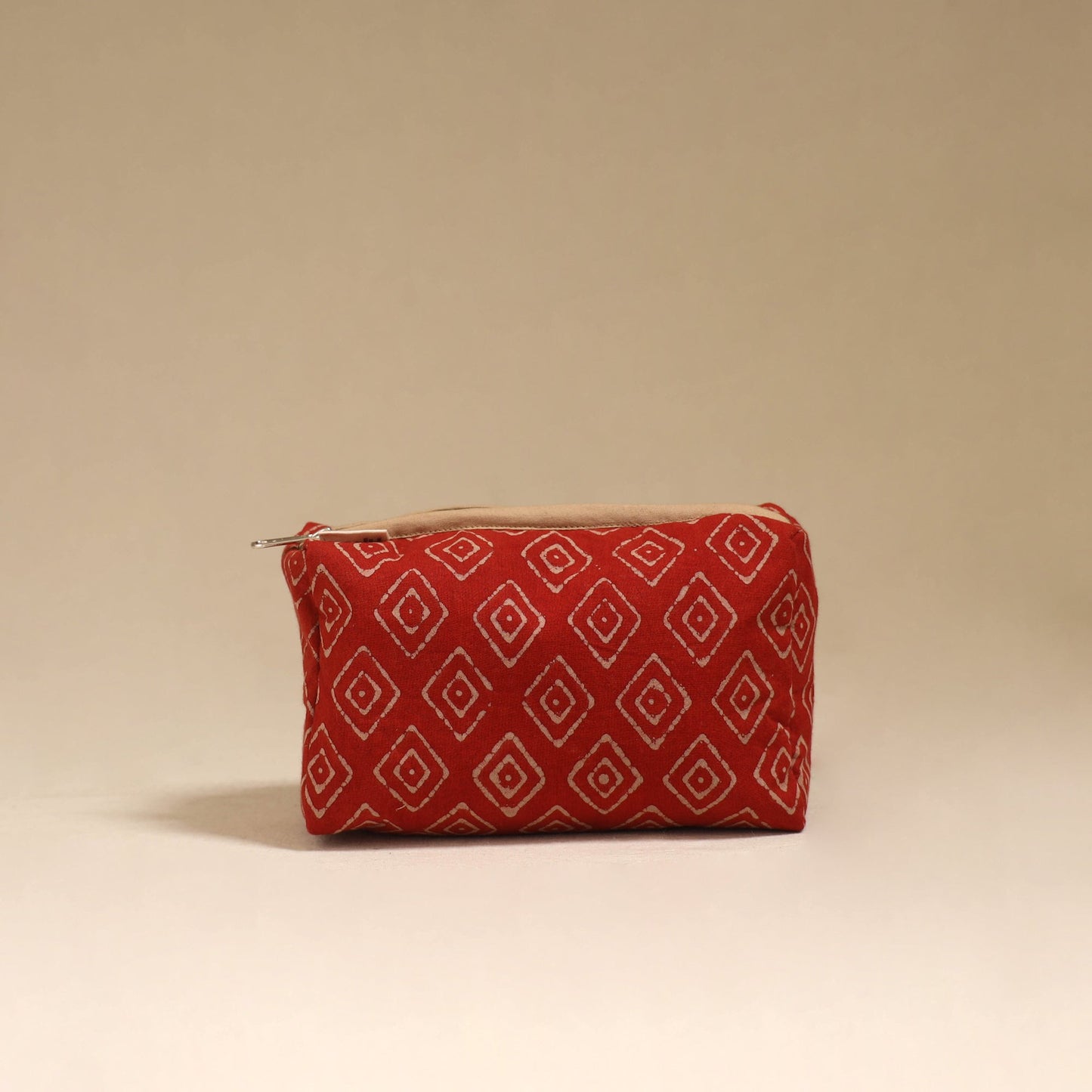 Handcrafted fabric toiletry bag 09