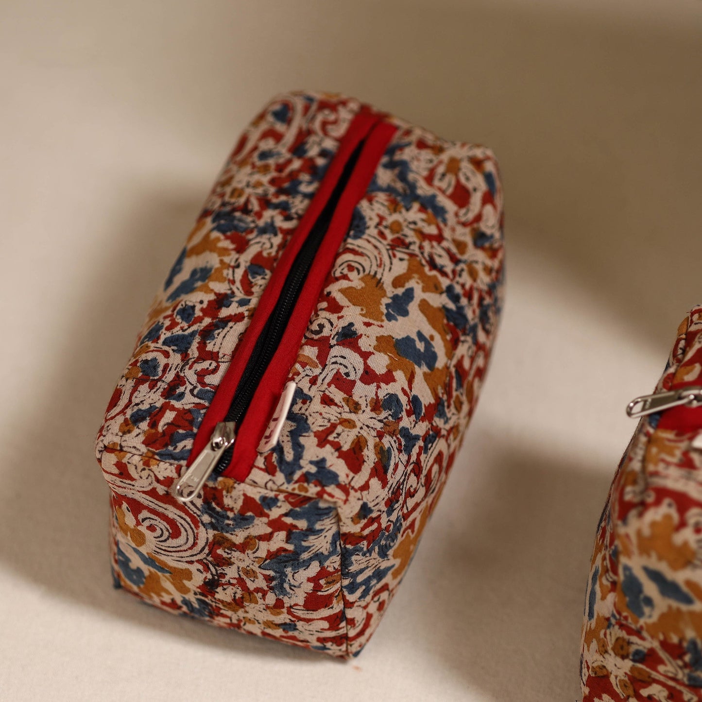 Handcrafted fabric toiletry bags (set of 3) 17