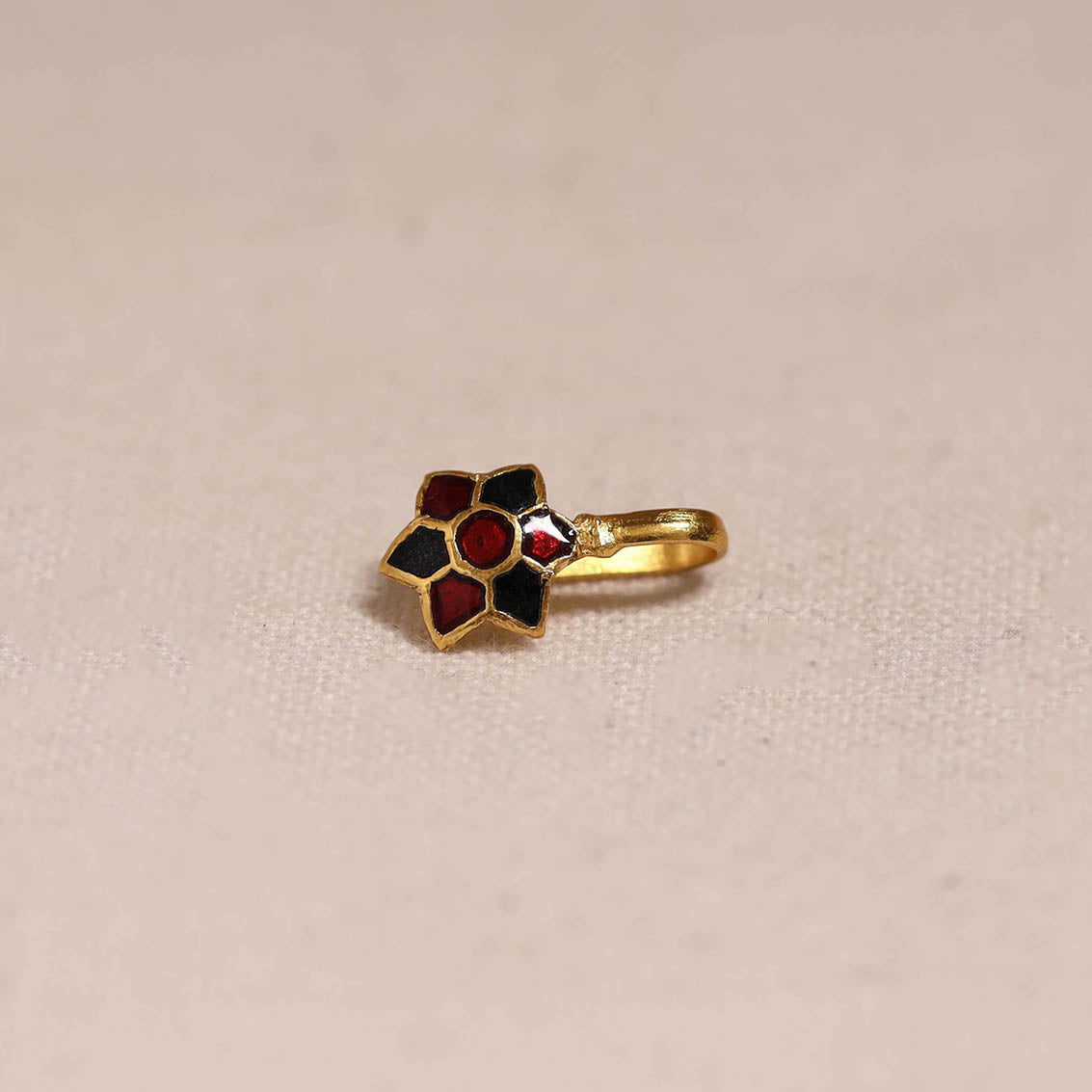 Handcrafted paka meenakari nosepin 163
