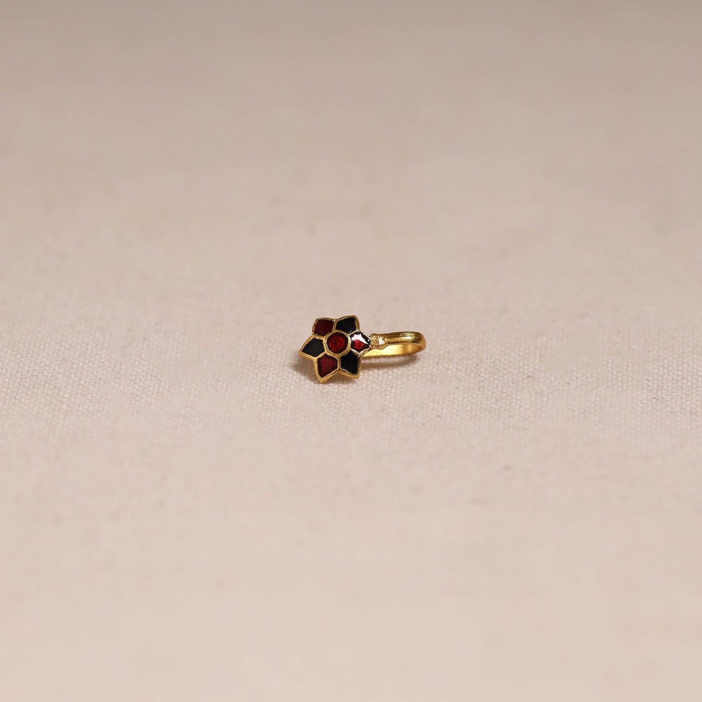 Handcrafted paka meenakari nosepin 163