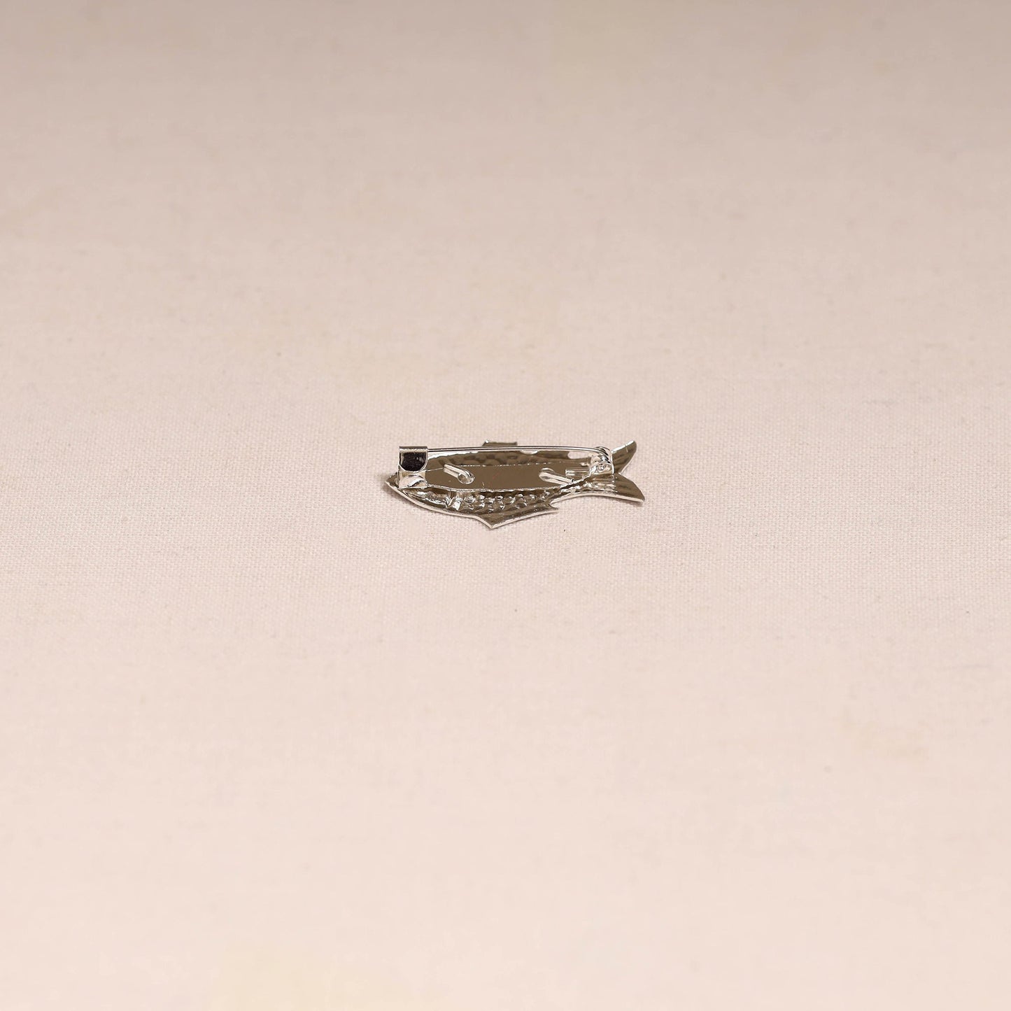 Handcrafted paka meenakari saree pin 204