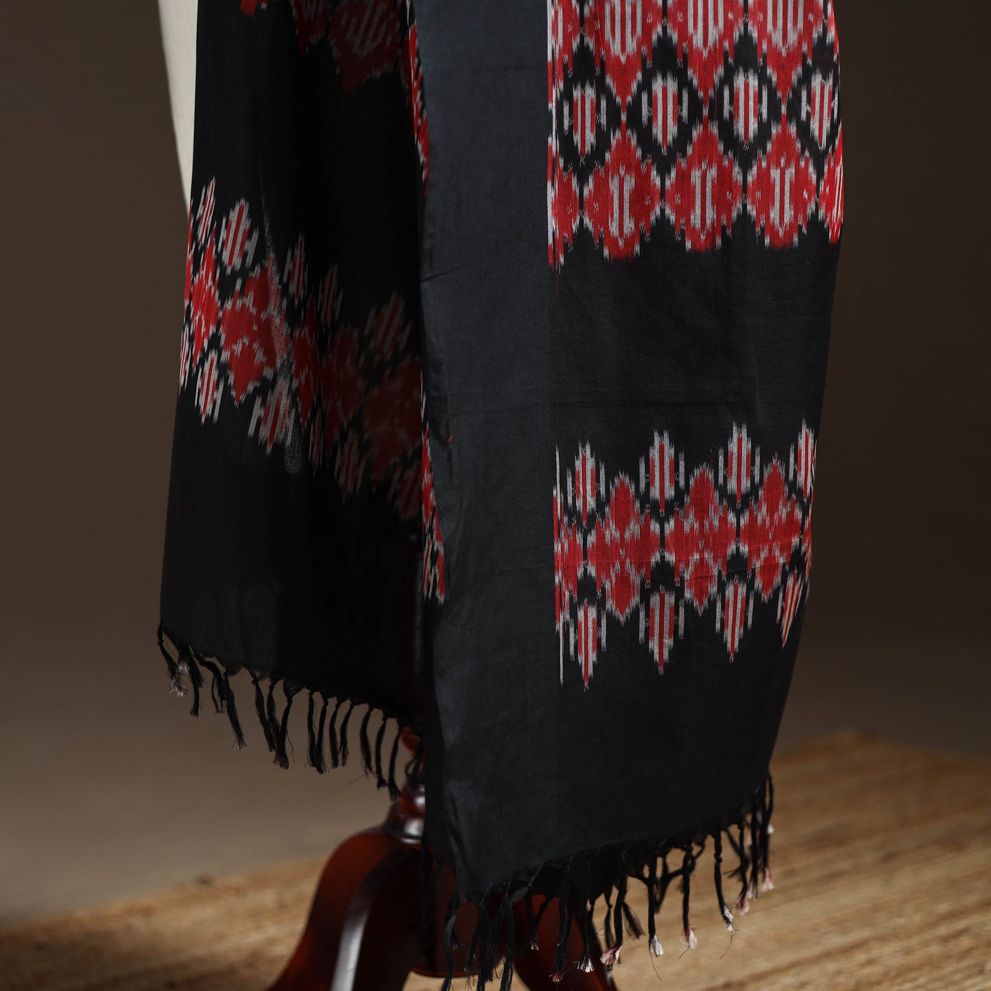 Handloom cotton pochampally ikat dupatta 10 - handcrafted
