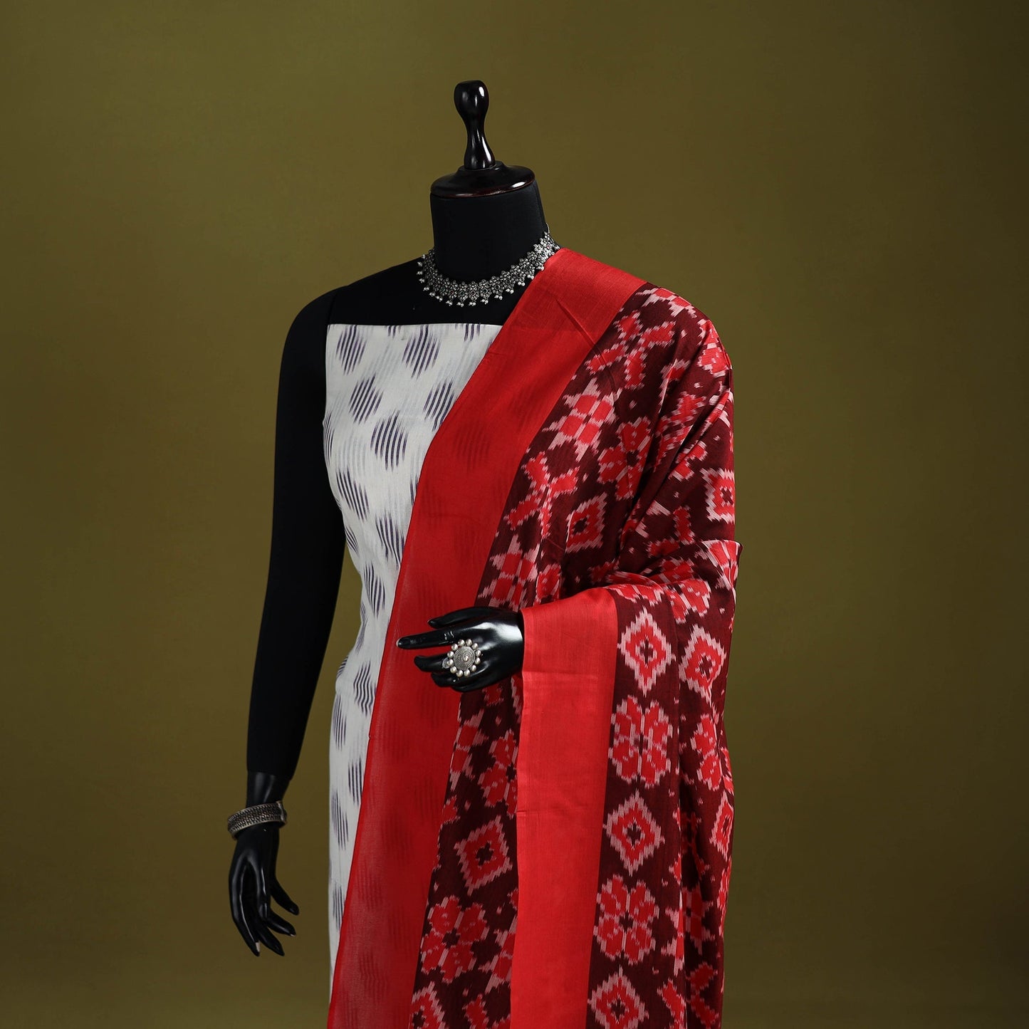 Handloom mercerised cotton pochampally ikat dupatta 02