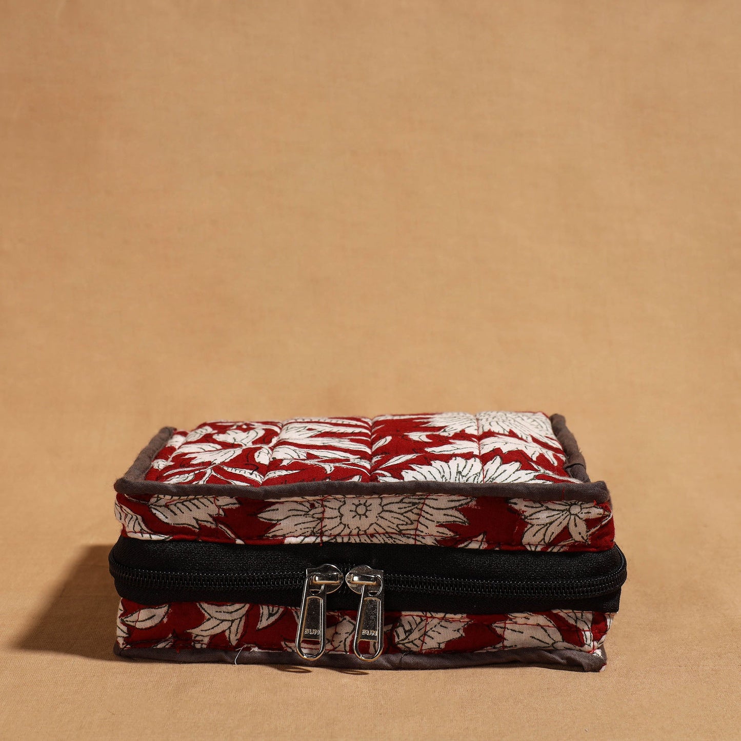 Red Handmade 4 Pockets Cotton Jewelry Bag 05