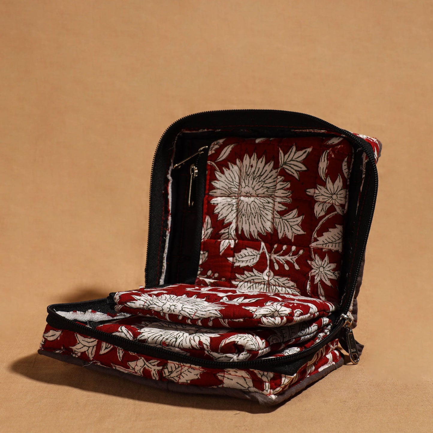 Red Handmade 4 Pockets Cotton Jewelry Bag 05