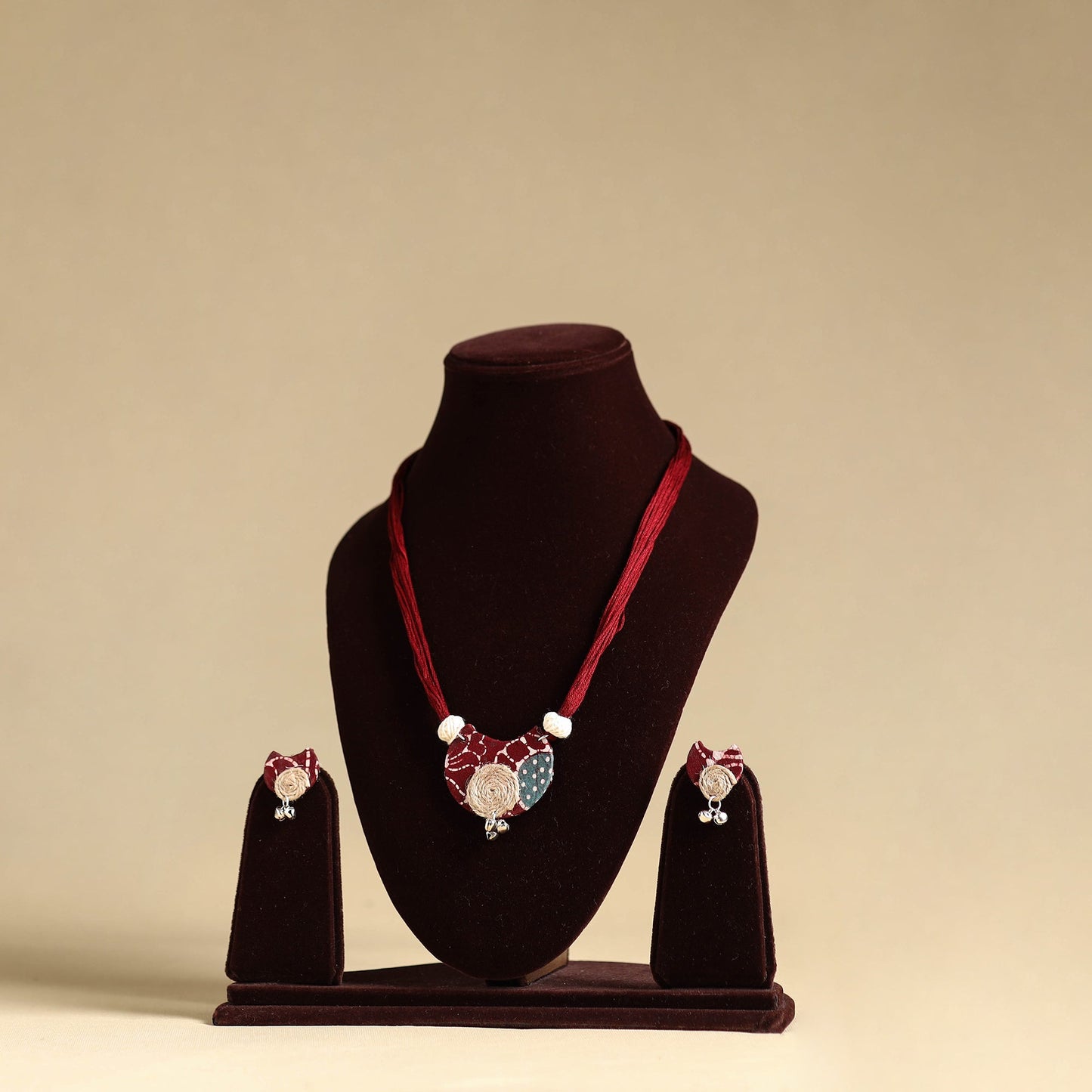 Handmade Fabart Jute Necklace Set