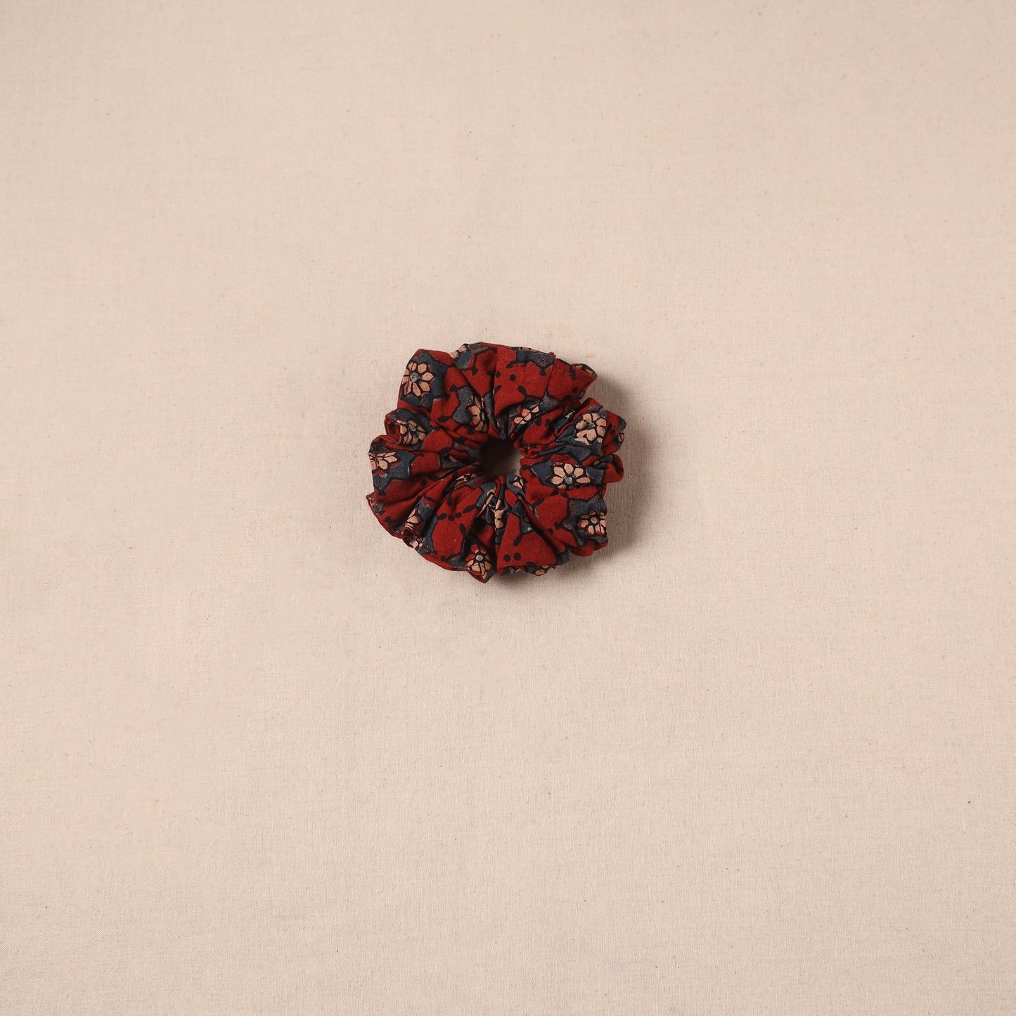 Handmade rubber band/scrunchie 128 - handcrafted