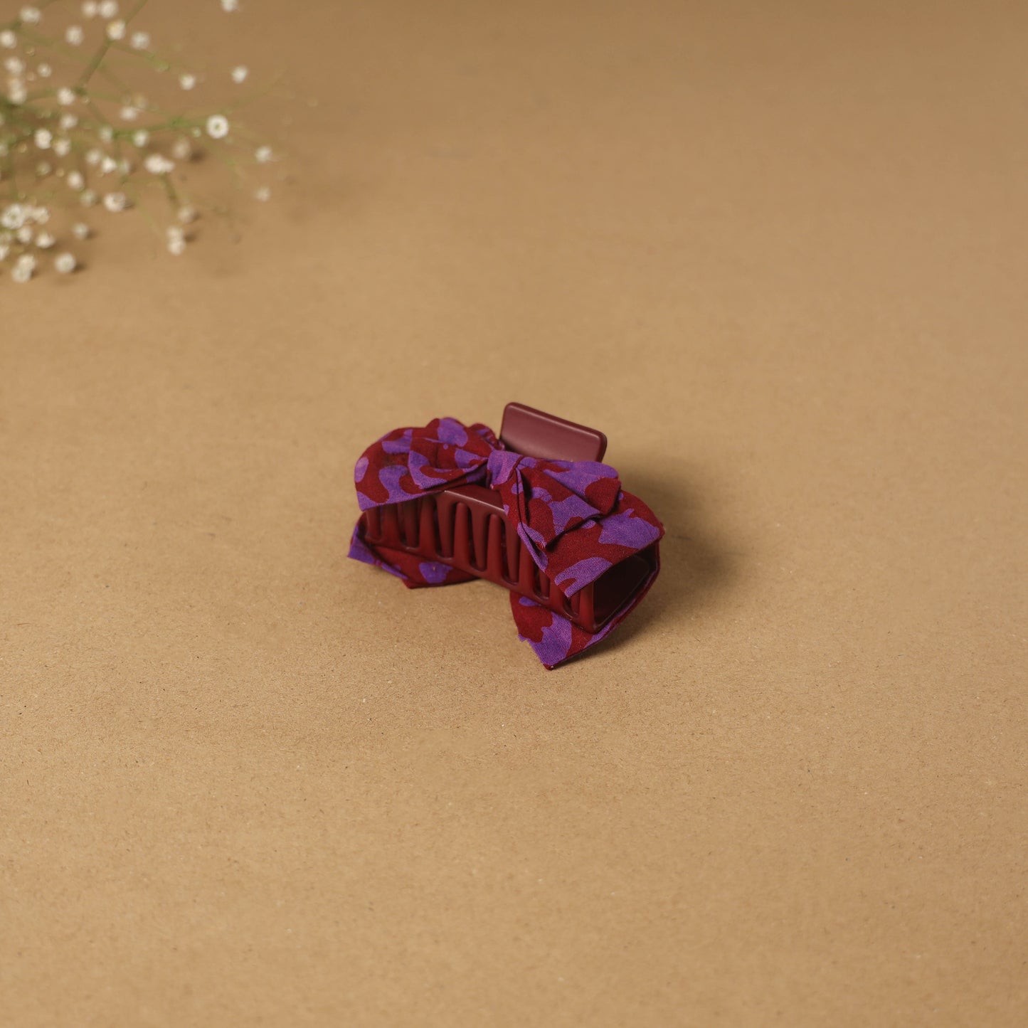 Red - handmade women’s bow hair claw clip 02 - handcrafted