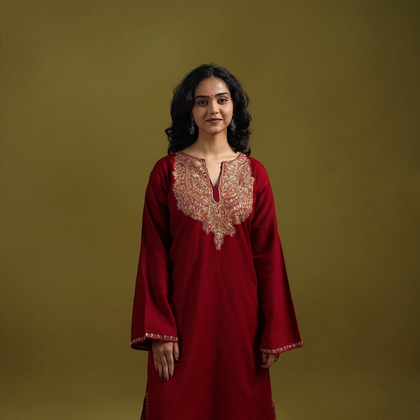 Handwoven sozni hand embroidered kashmiri merino wool