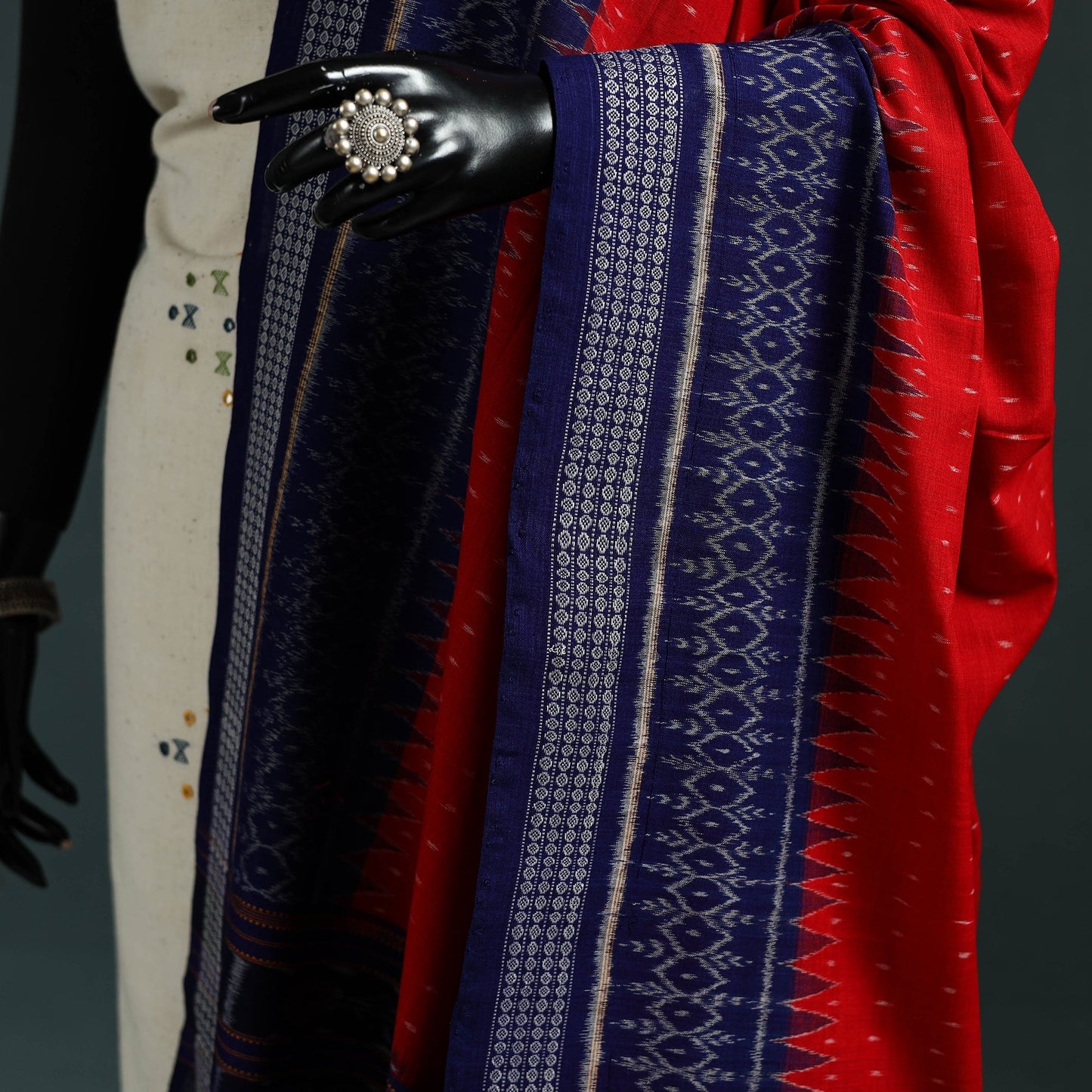 Ikat handloom cotton sambalpuri dupatta 08 - handcrafted
